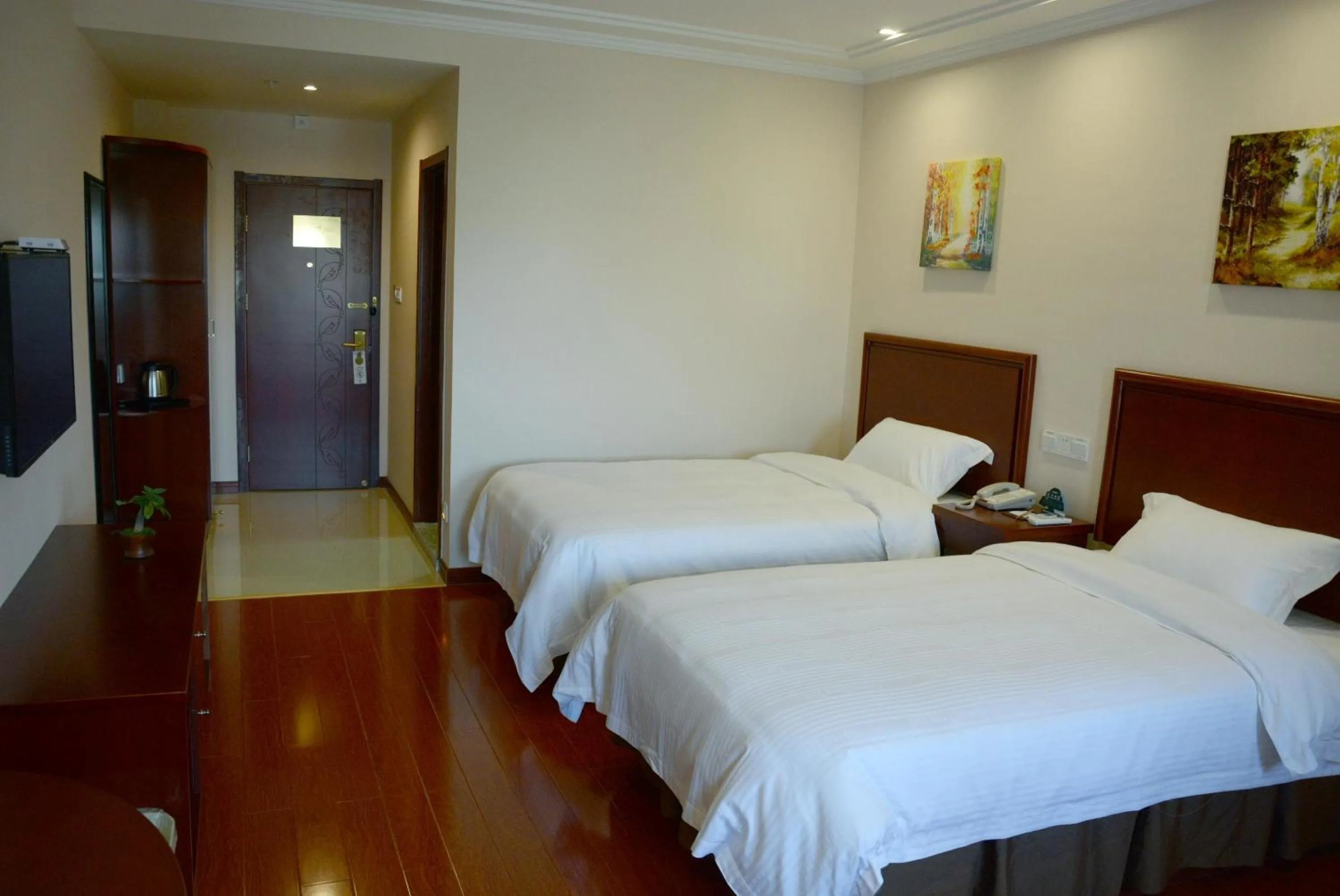 Photo of the whole room in GreenTree Inn JiangSu WuXi YiXing East LongTan Road DongJiu Business Hotel