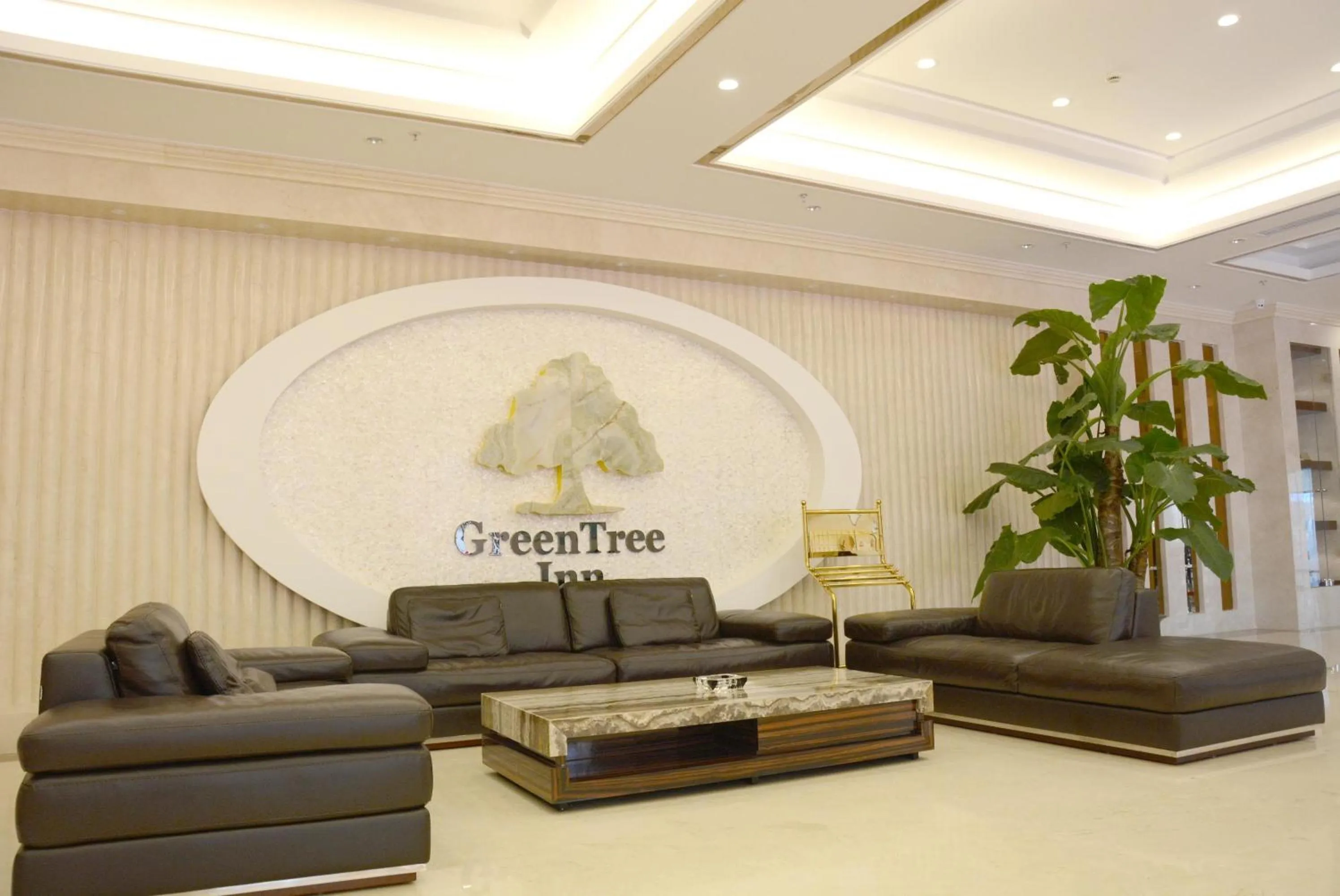 Lobby or reception in GreenTree Inn JiangSu WuXi YiXing East LongTan Road DongJiu Business Hotel