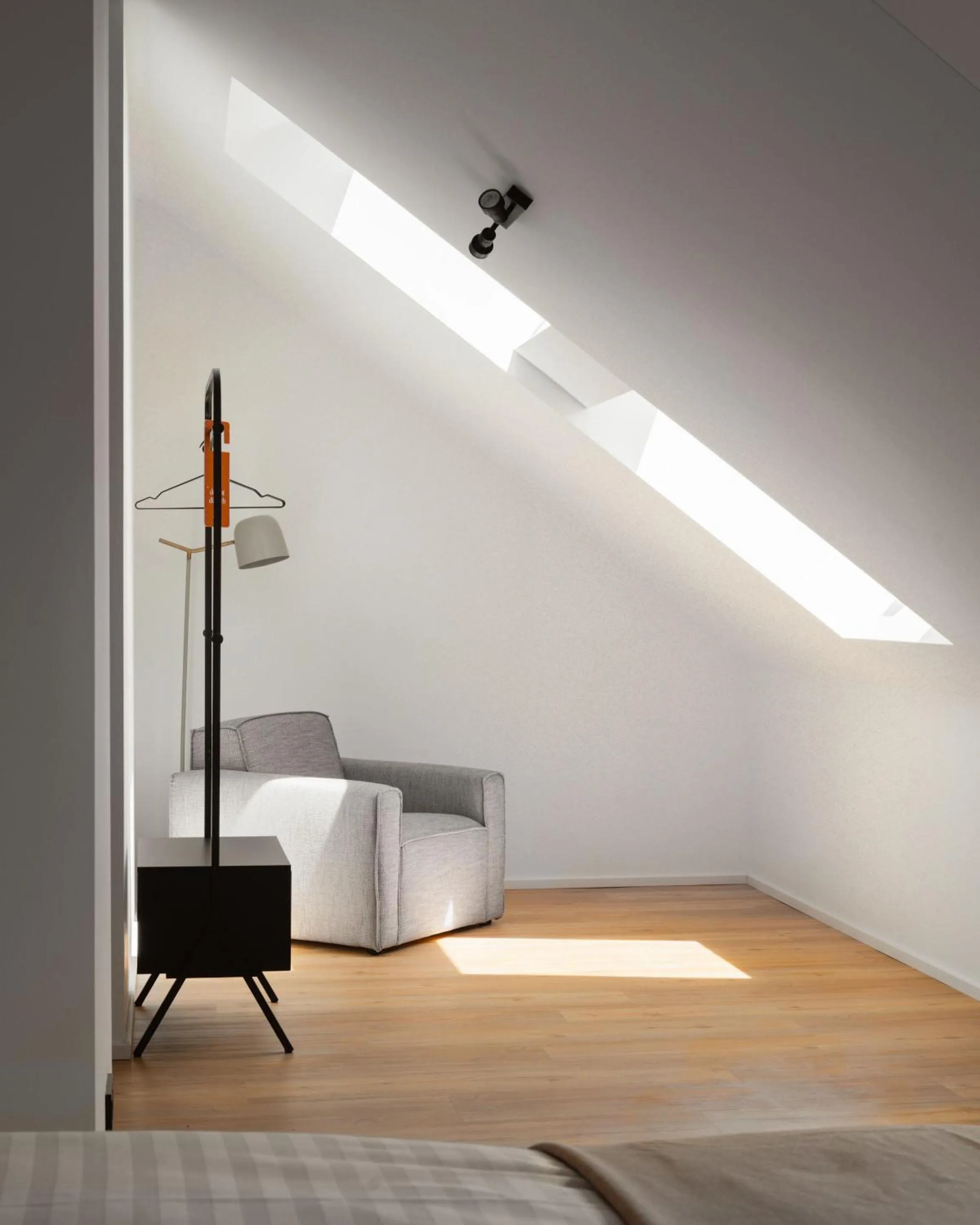 Seating area, Bed in Limehome Graz Trauttmansdorffgasse