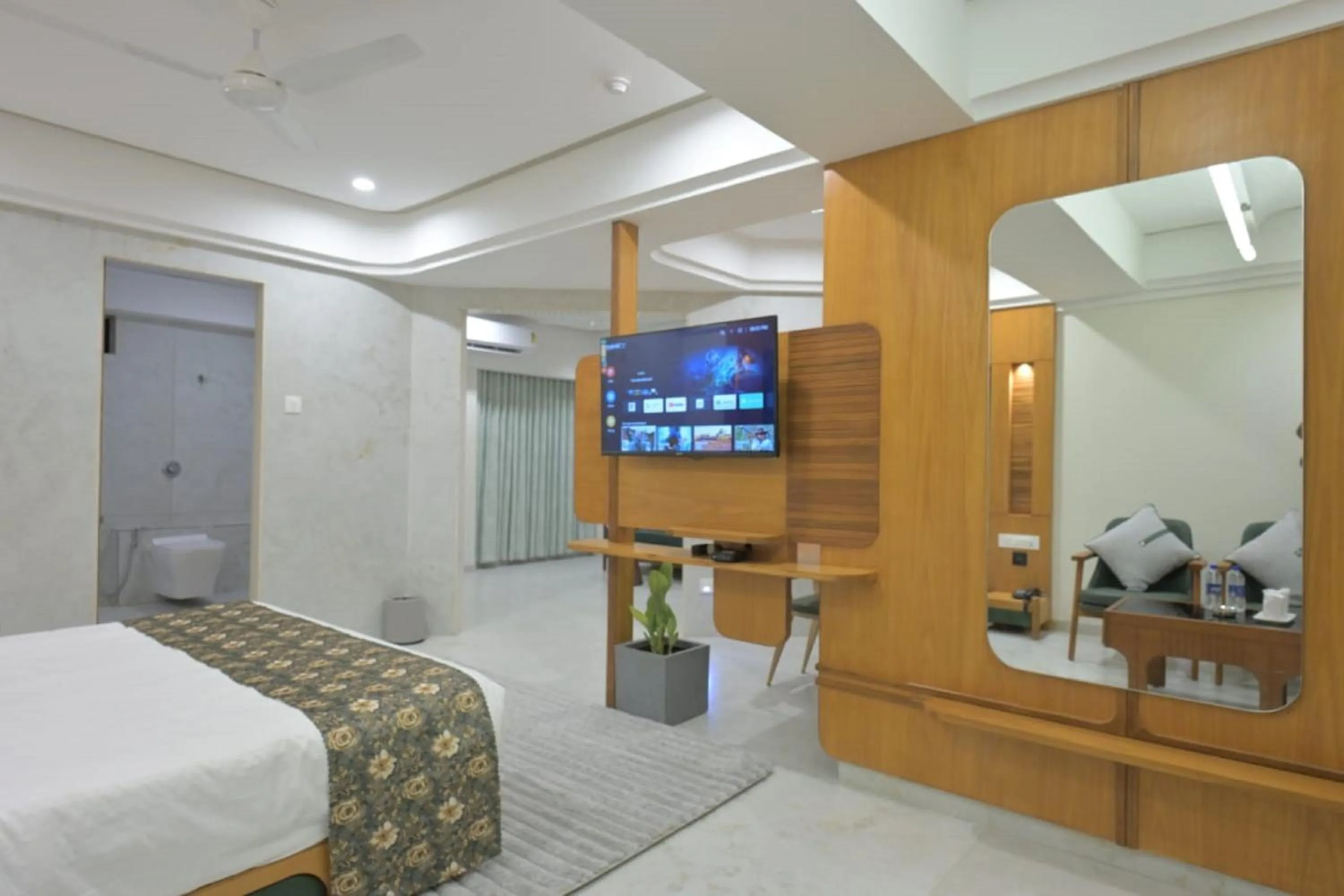 Photo of the whole room, Bed in Hotel Grand Arose