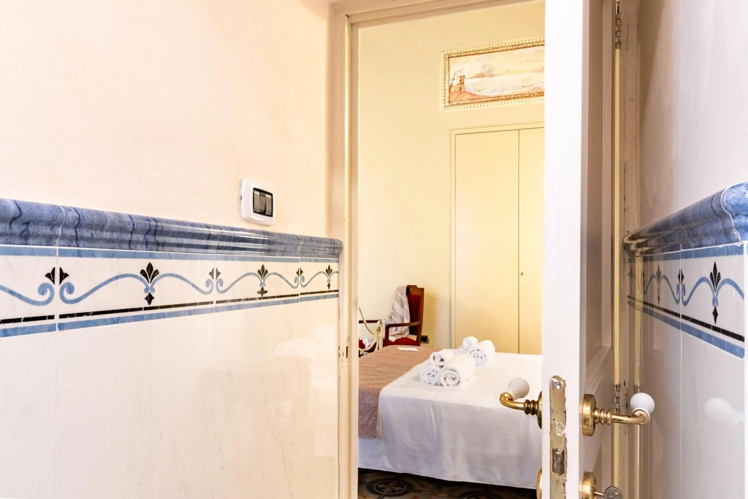 Bathroom, Bed in Palazzo Zacà