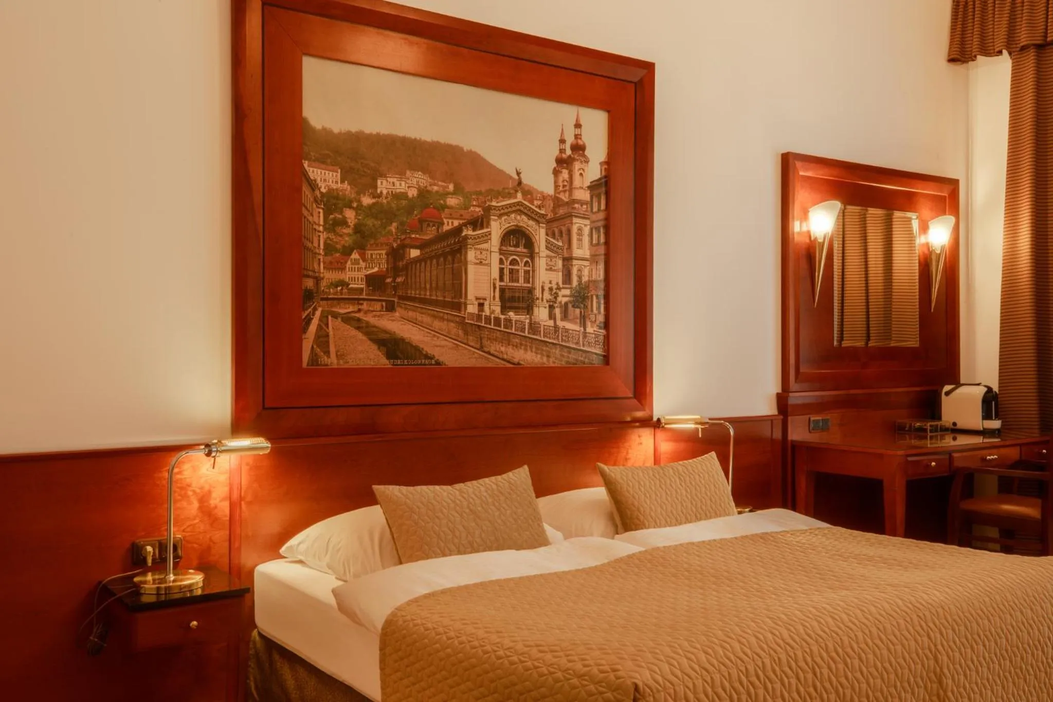 Bed in Hotel Golden Lamb