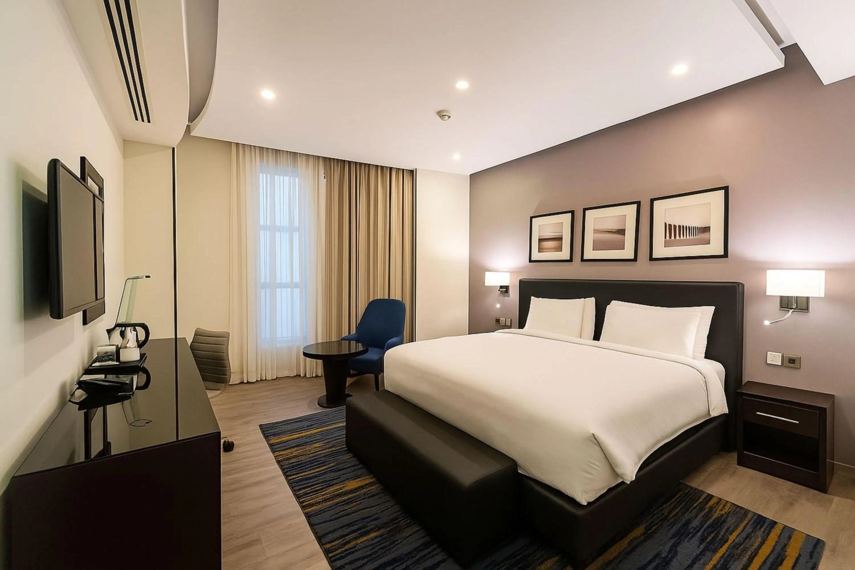 Bedroom, Bed in Radisson Blu Plaza Jeddah