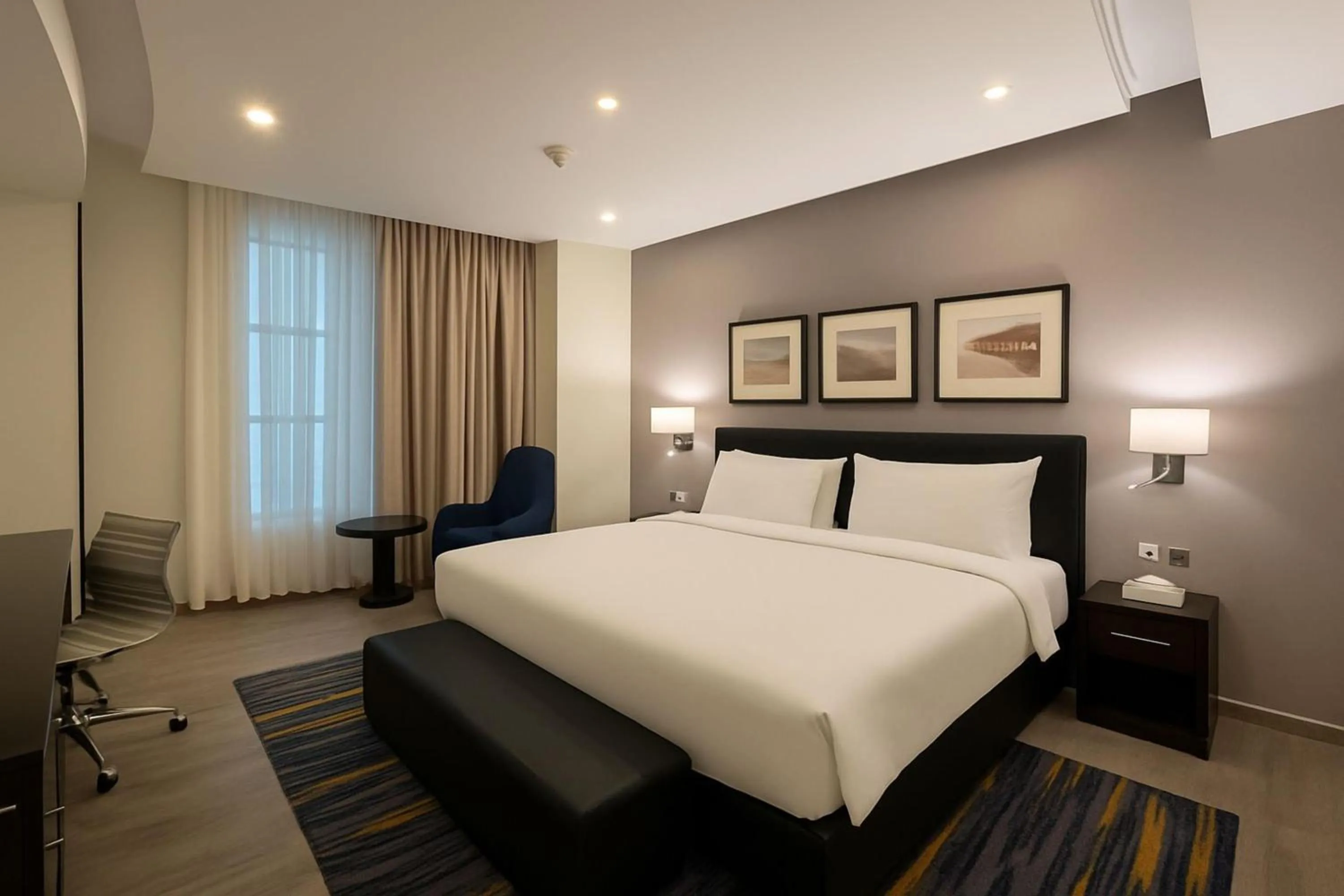 Bedroom, Bed in Radisson Blu Plaza Jeddah