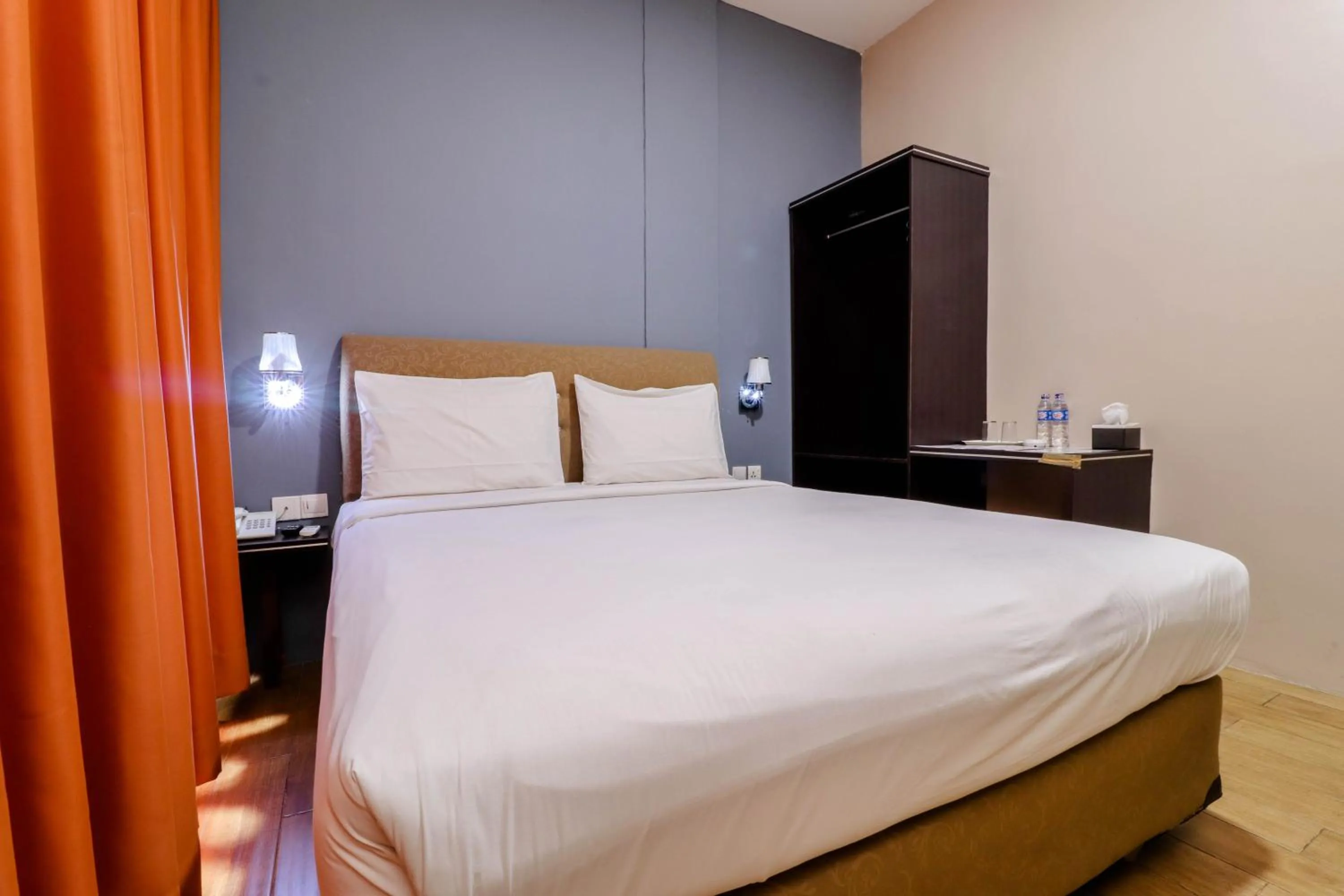 Bedroom, Bed in Blitz Hotel Batam Near Sultan Mahmud Ri'ayat Shah