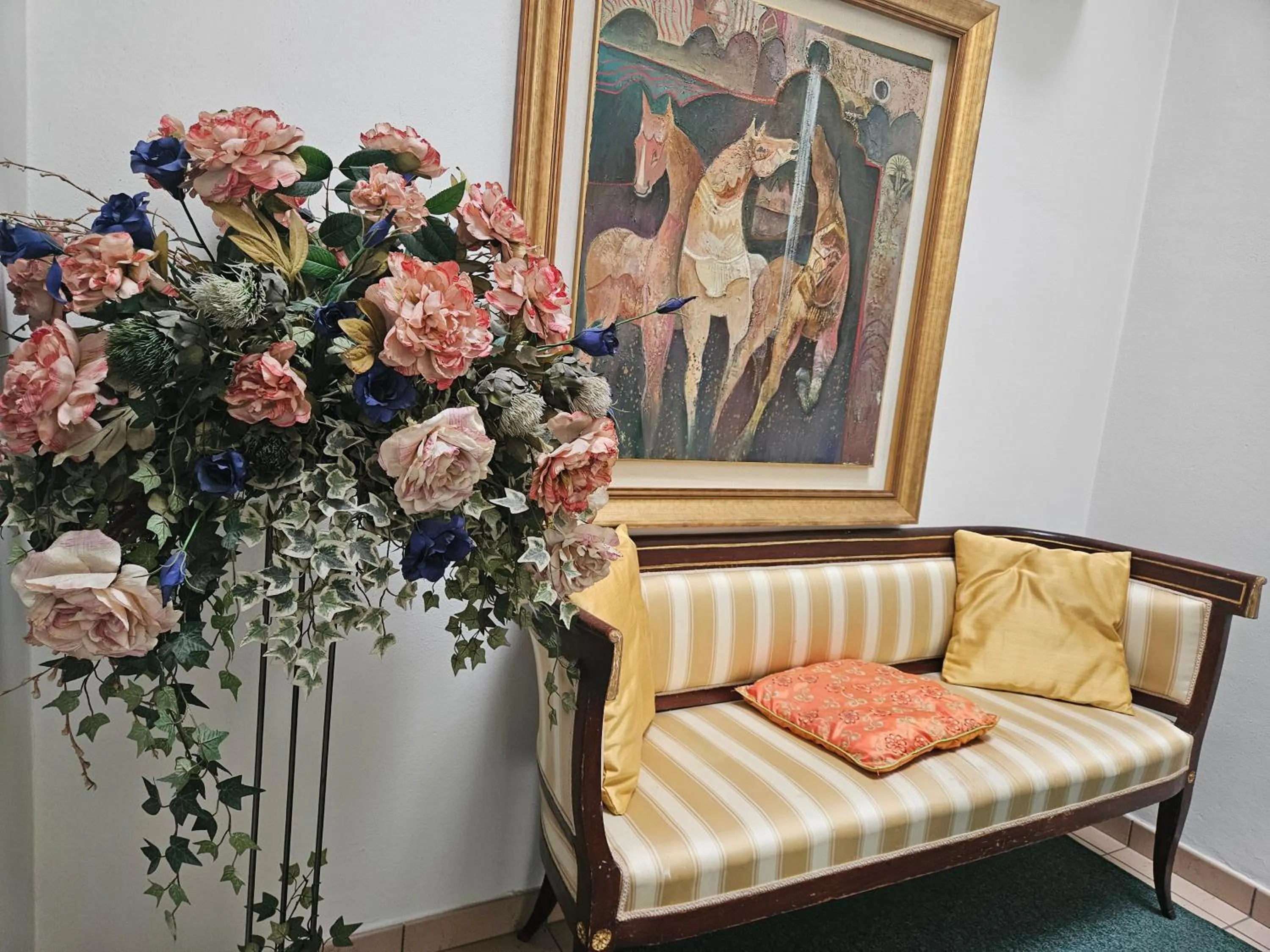 Decorative detail in Hotel Le Ville