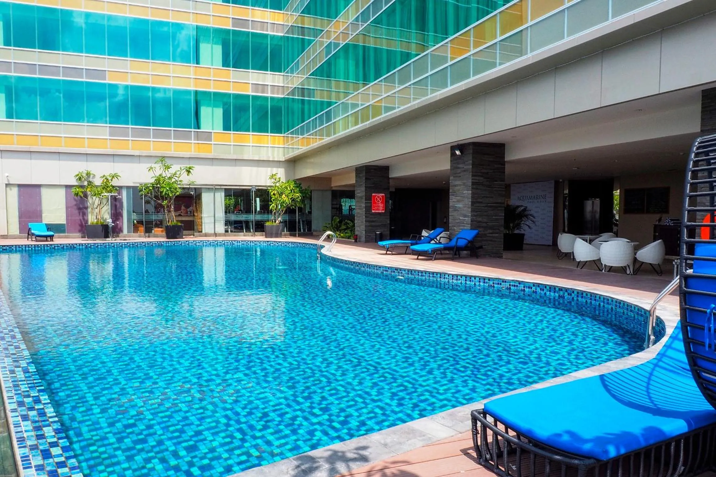 Swimming pool in The Alana Hotel & Convention Center Solo by ASTON