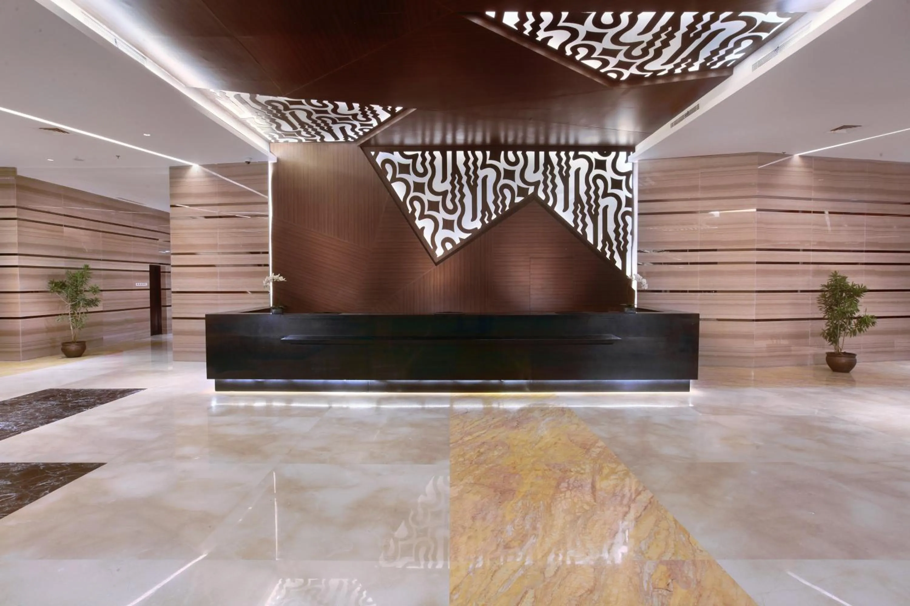 Lobby or reception in The Alana Hotel & Convention Center Solo by ASTON