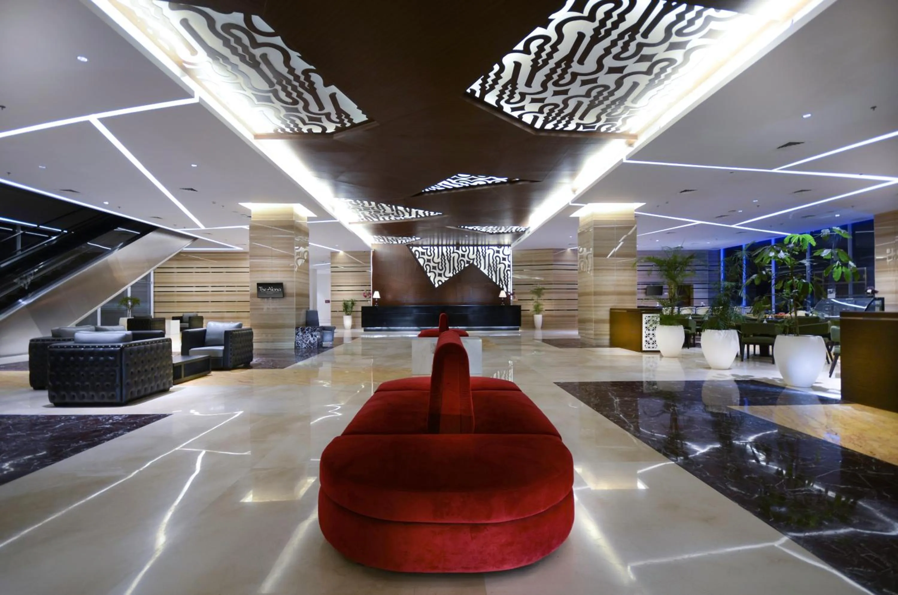 Lobby or reception in The Alana Hotel & Convention Center Solo by ASTON