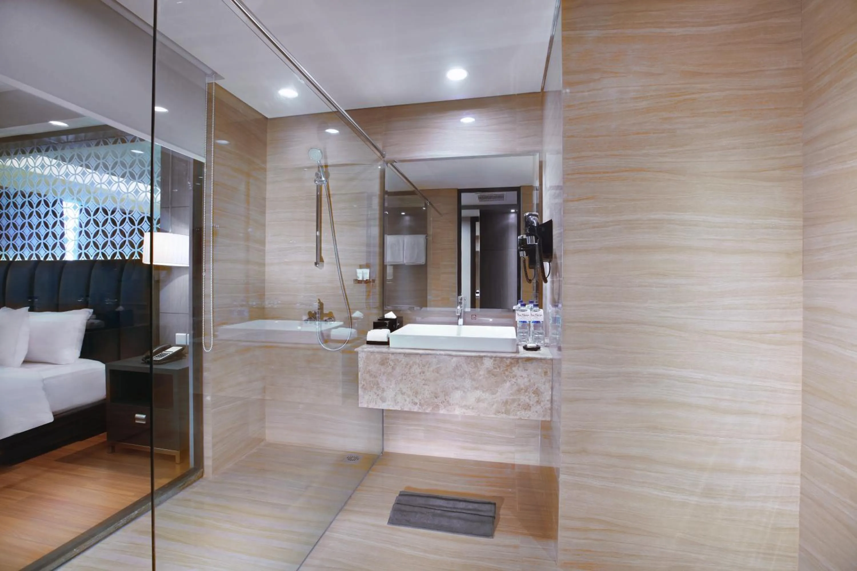 Bathroom in The Alana Hotel & Convention Center Solo by ASTON