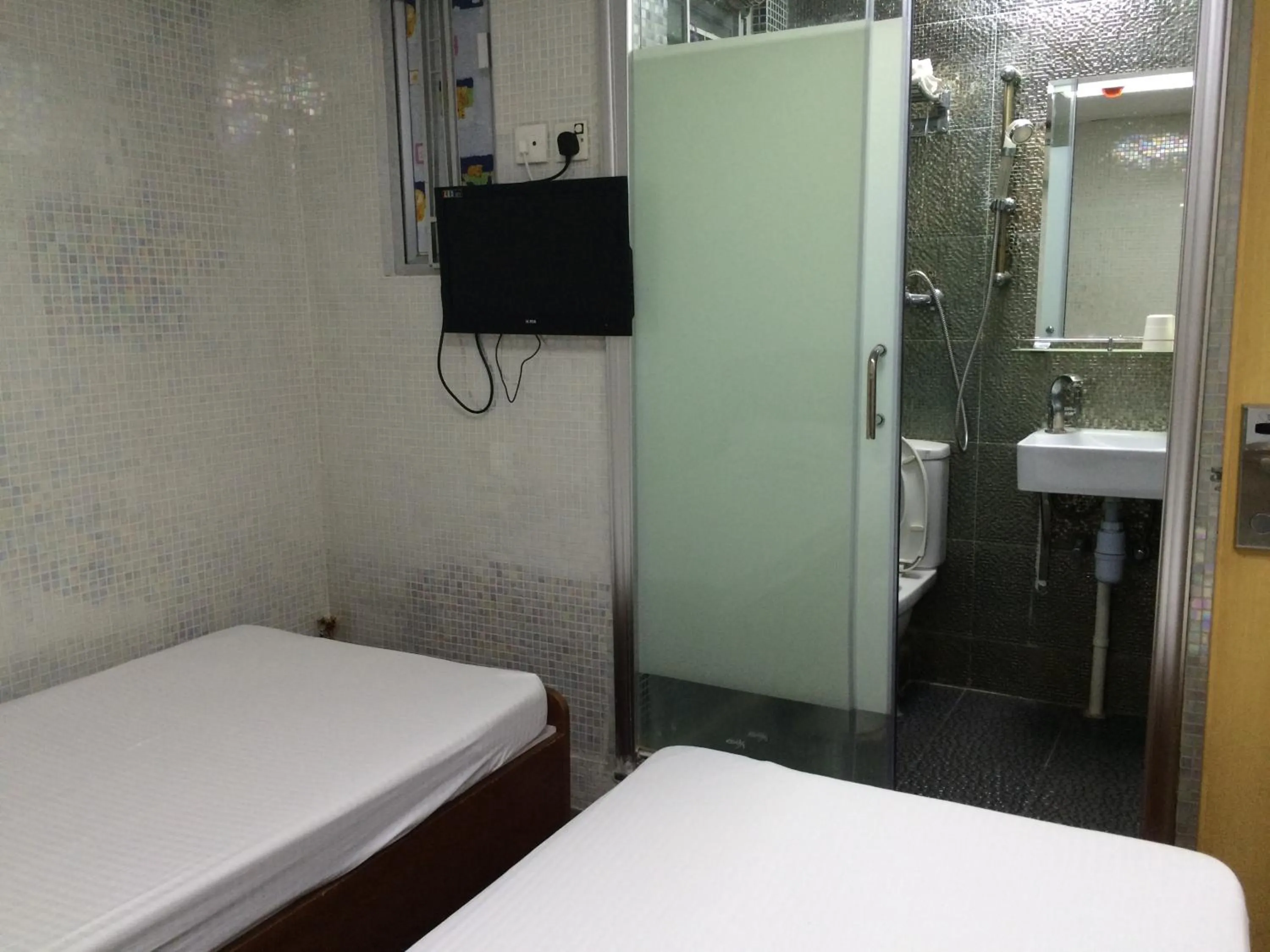 Bathroom, TV/Entertainment Center in Jinhai Hotel