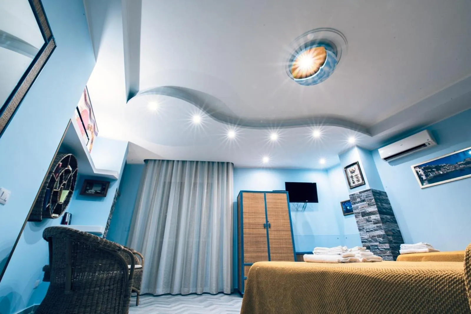 Photo of the whole room, Bed in B&B Sunshine