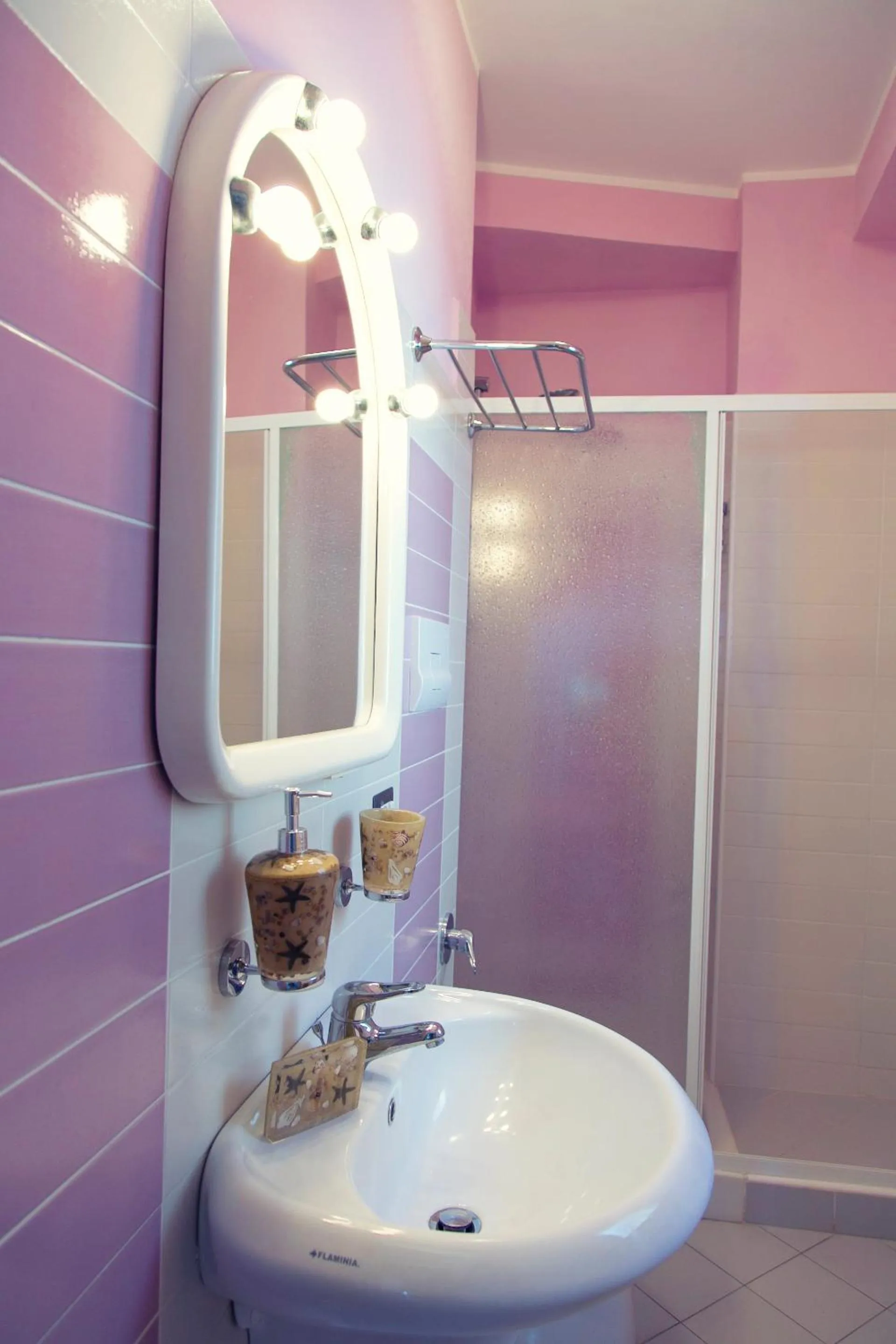 Shower in B&B Sunshine