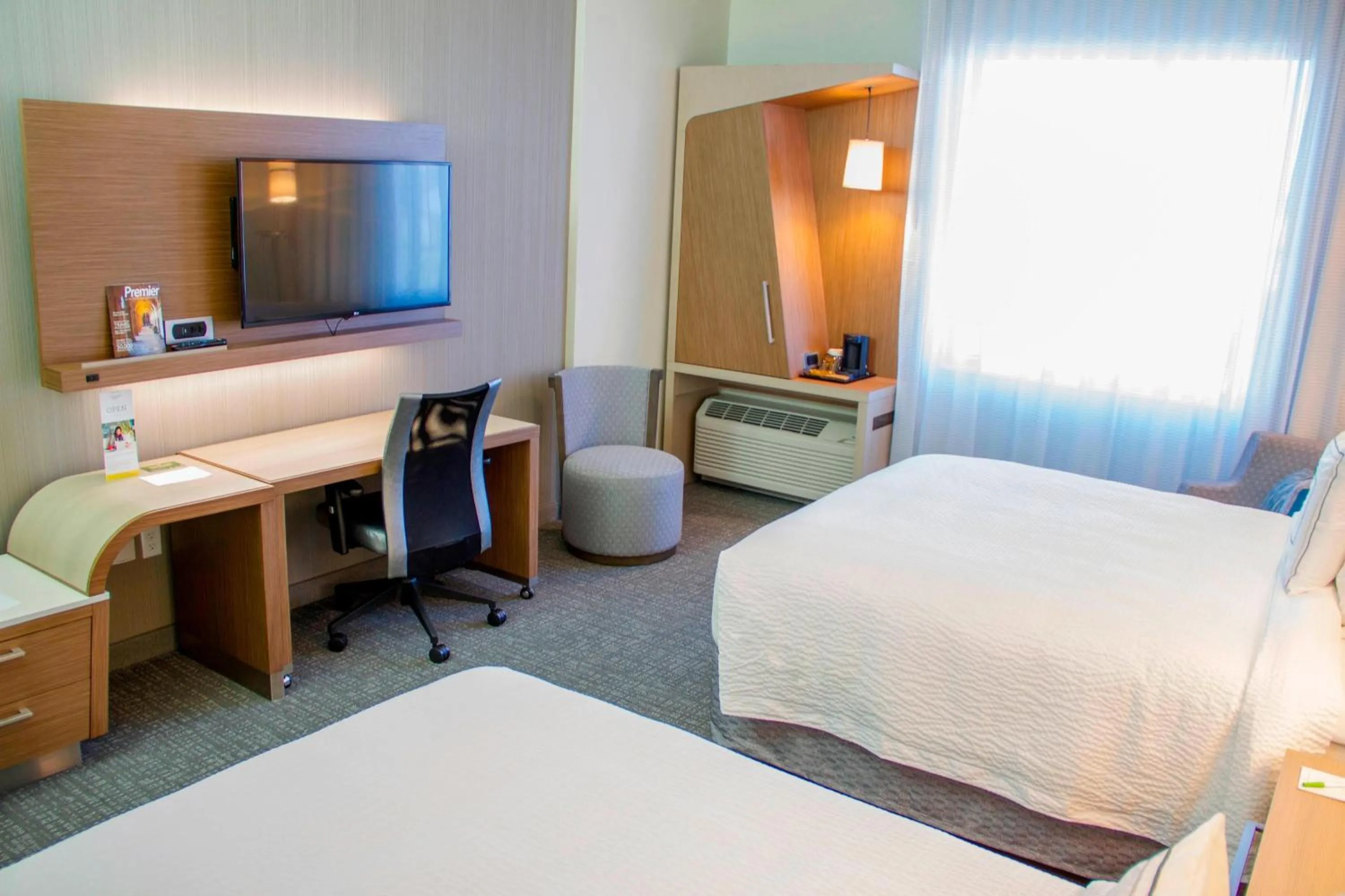 Photo of the whole room in Courtyard by Marriott Fort Walton Beach-West Destin