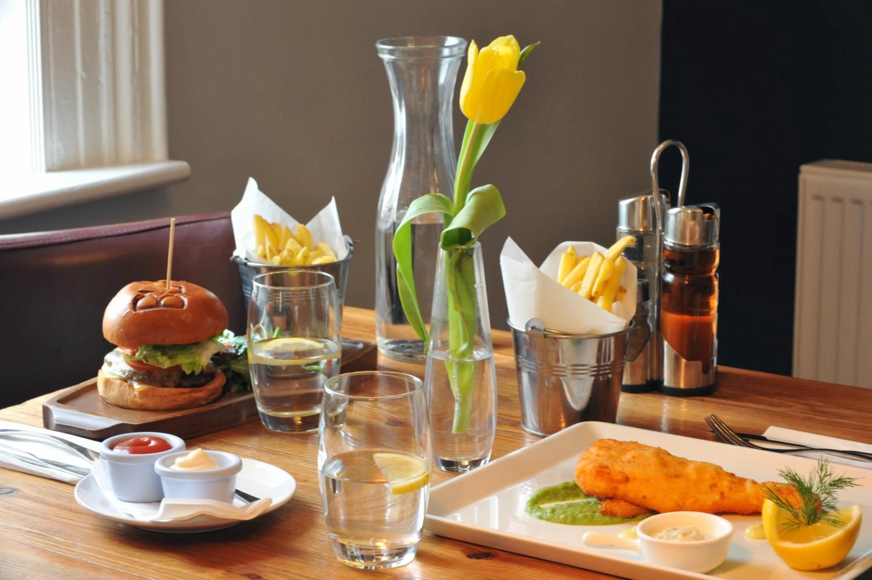 Lunch in The Gateway Lodge