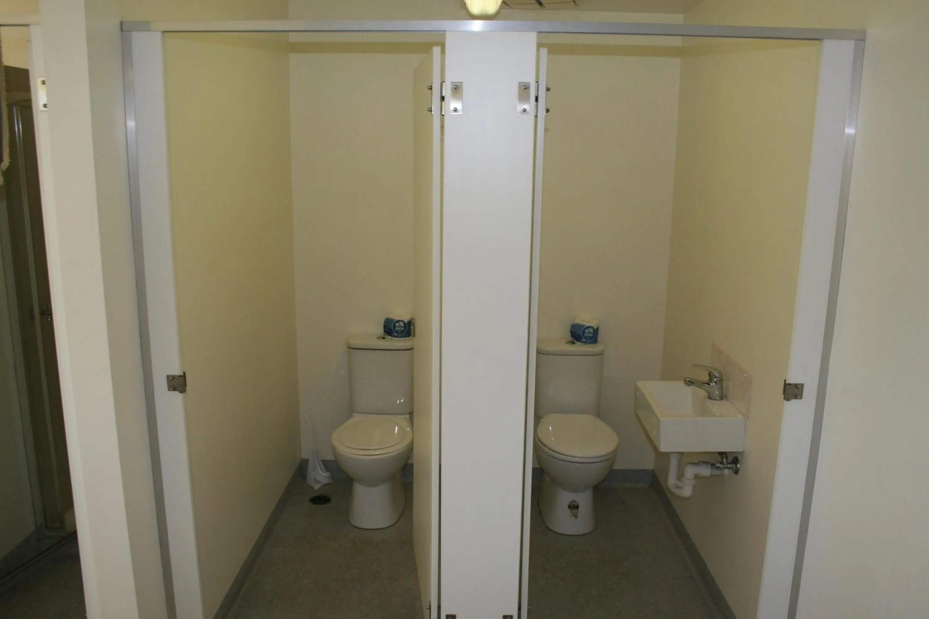 Toilet in Arthouse Hostel