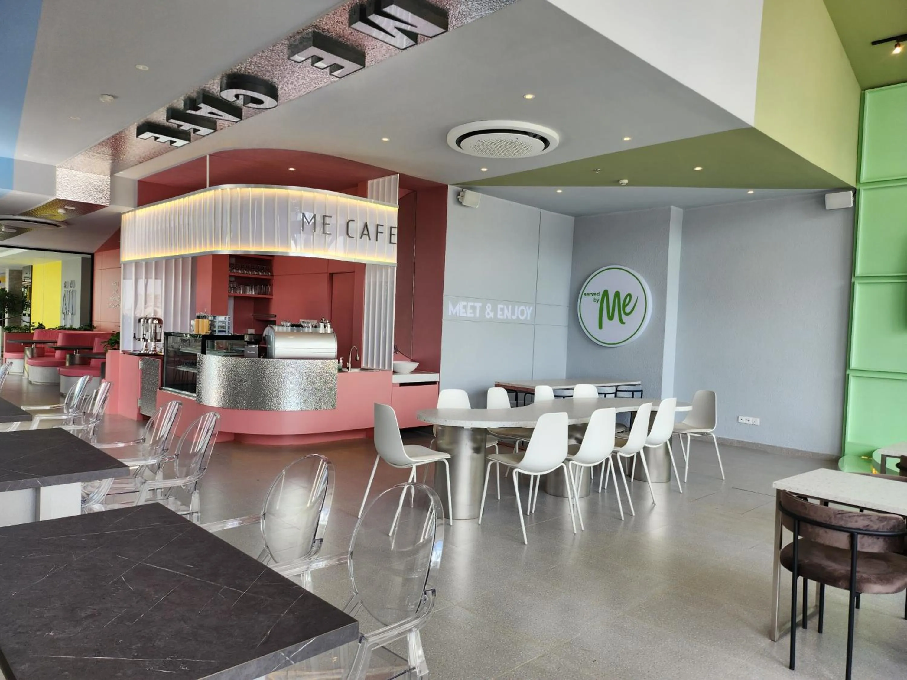 Restaurant/places to eat in OS Style Hotel Batam Centre