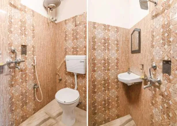 Bathroom in Super Hotel O Profulla Devi Guest House