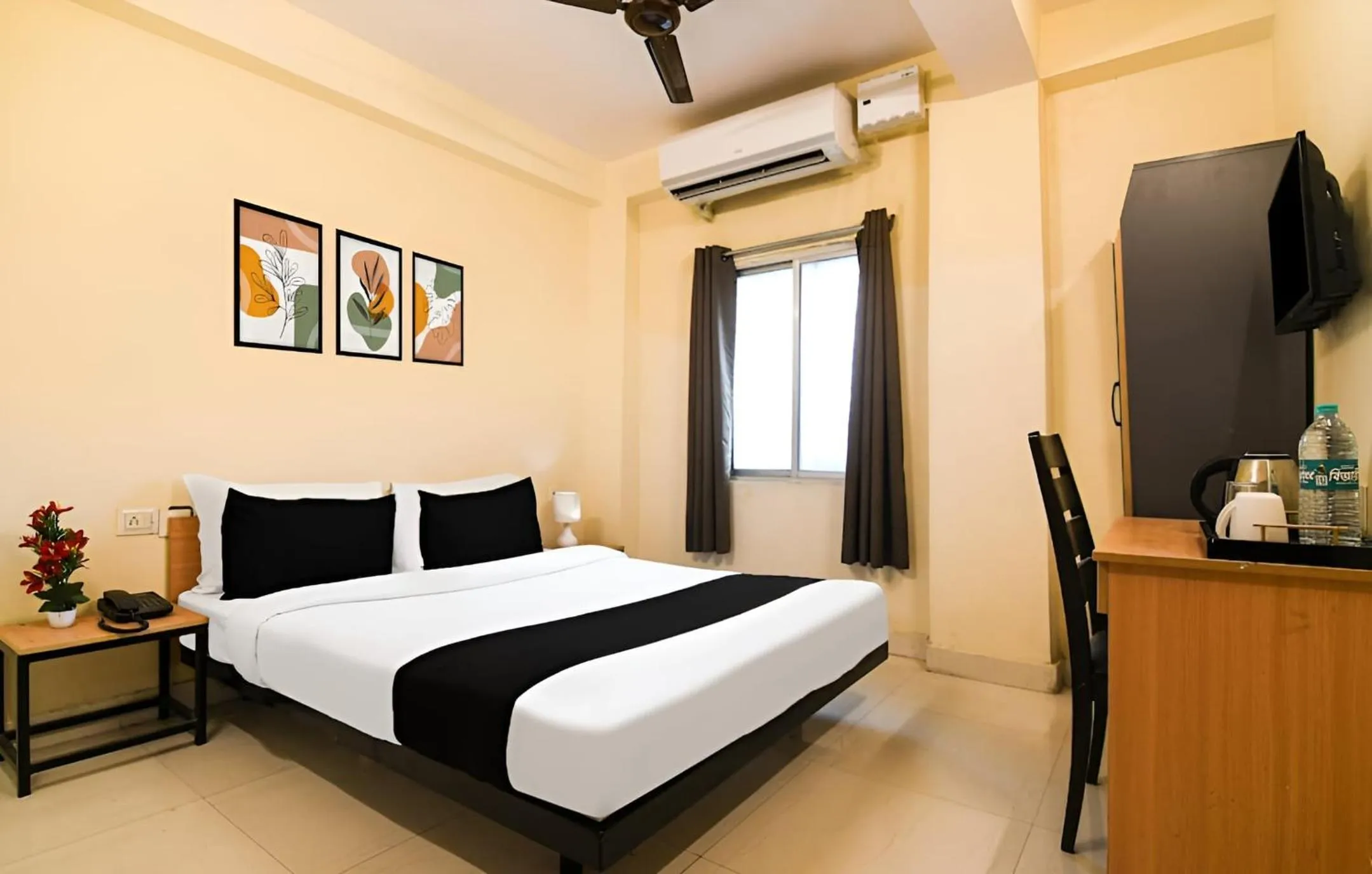Bedroom, Bed in Super Hotel O Profulla Devi Guest House