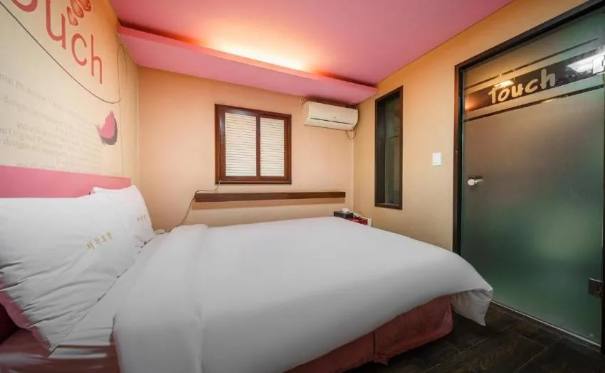 Bed in Hongdae Sinchon Touch Motel