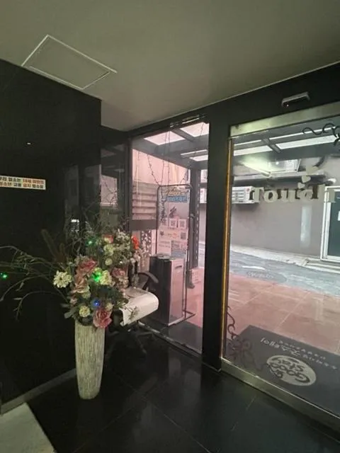 Facade/entrance in Hongdae Sinchon Touch Motel