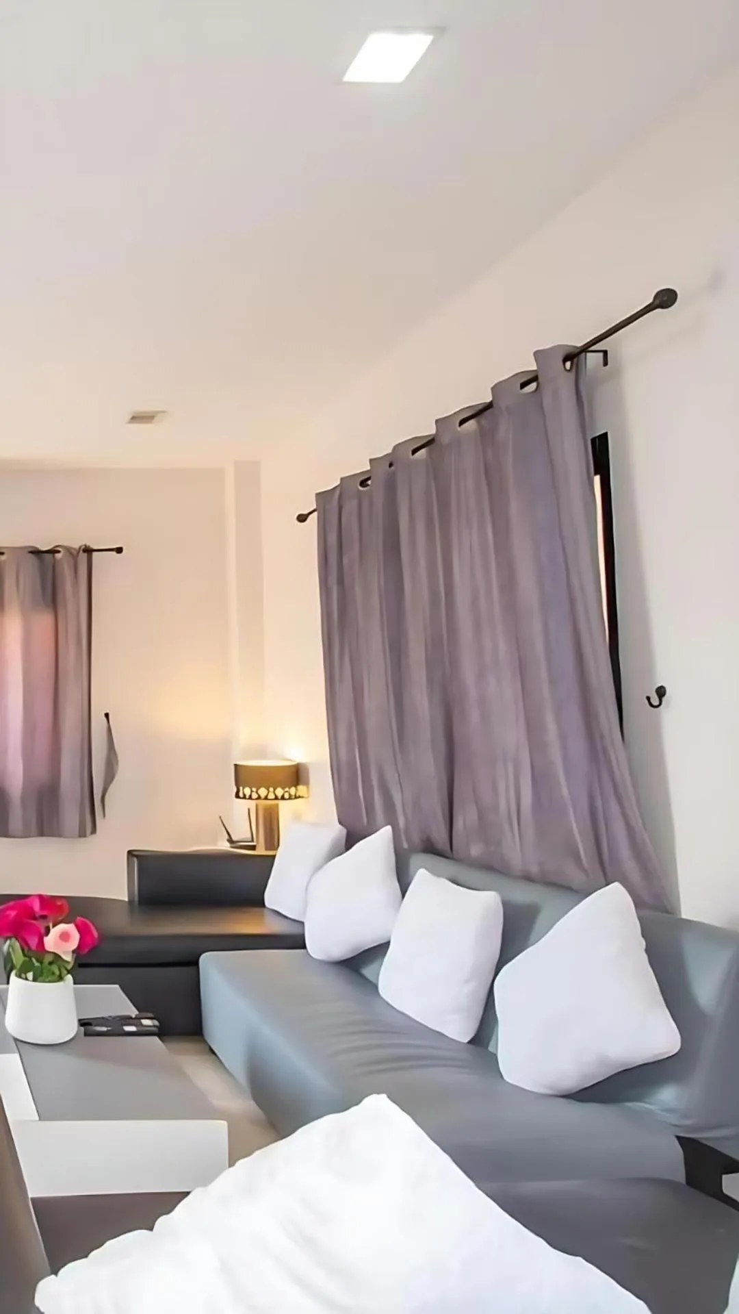 Living room, Bed in Hunter Hide Pool Villa