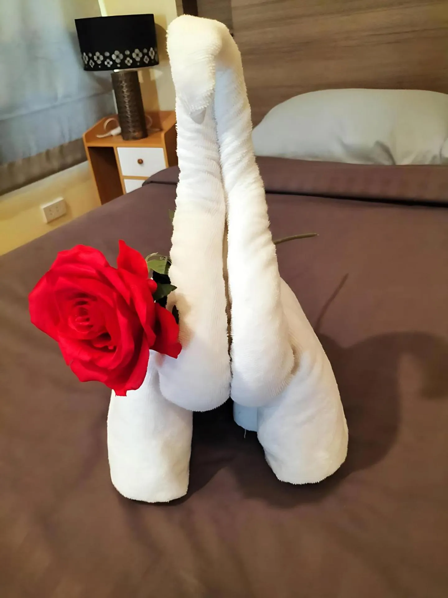 Bed in Hunter Hide Pool Villa