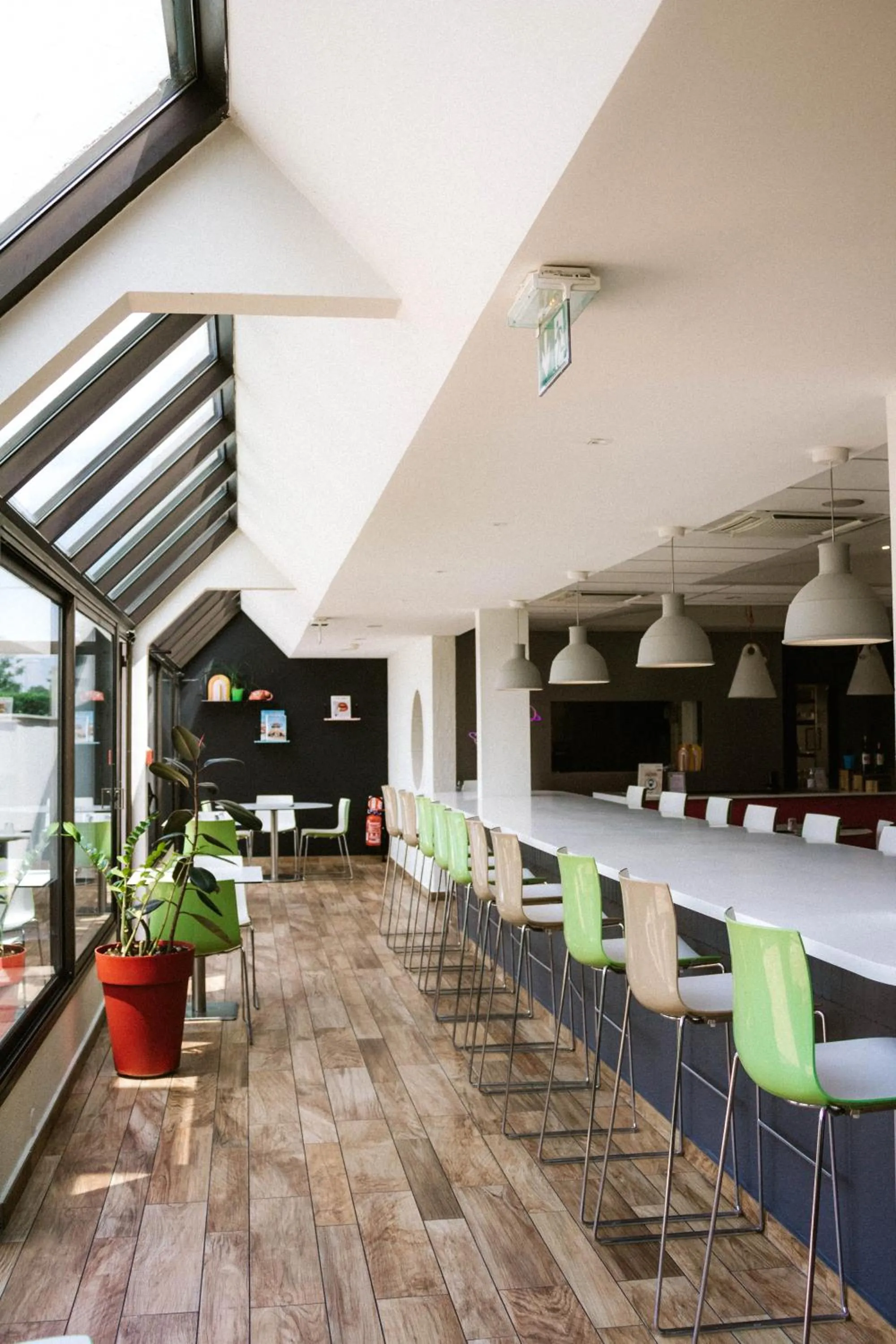 Restaurant/places to eat in Ibis Styles Toulouse Labège