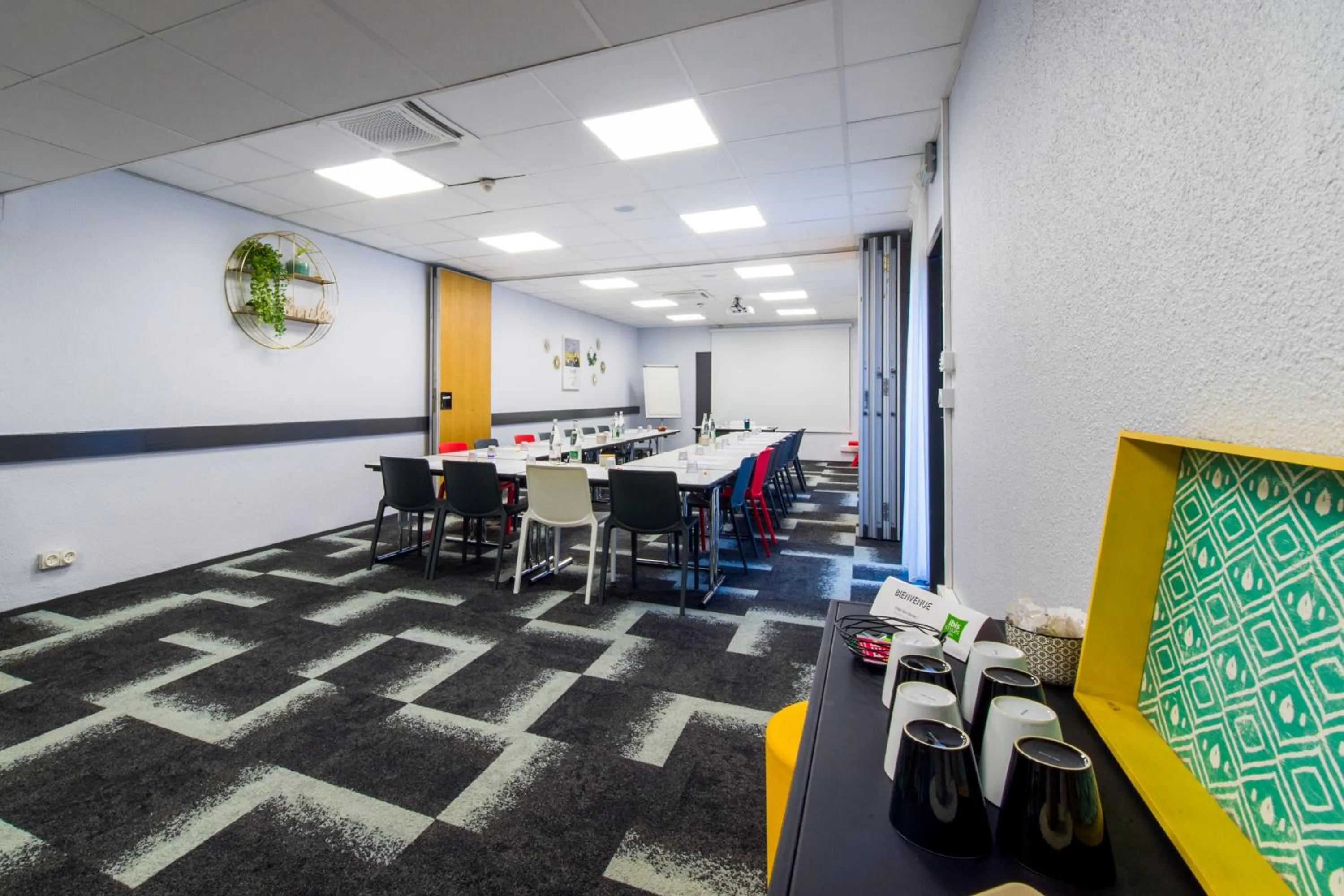 Business facilities in Ibis Styles Toulouse Labège