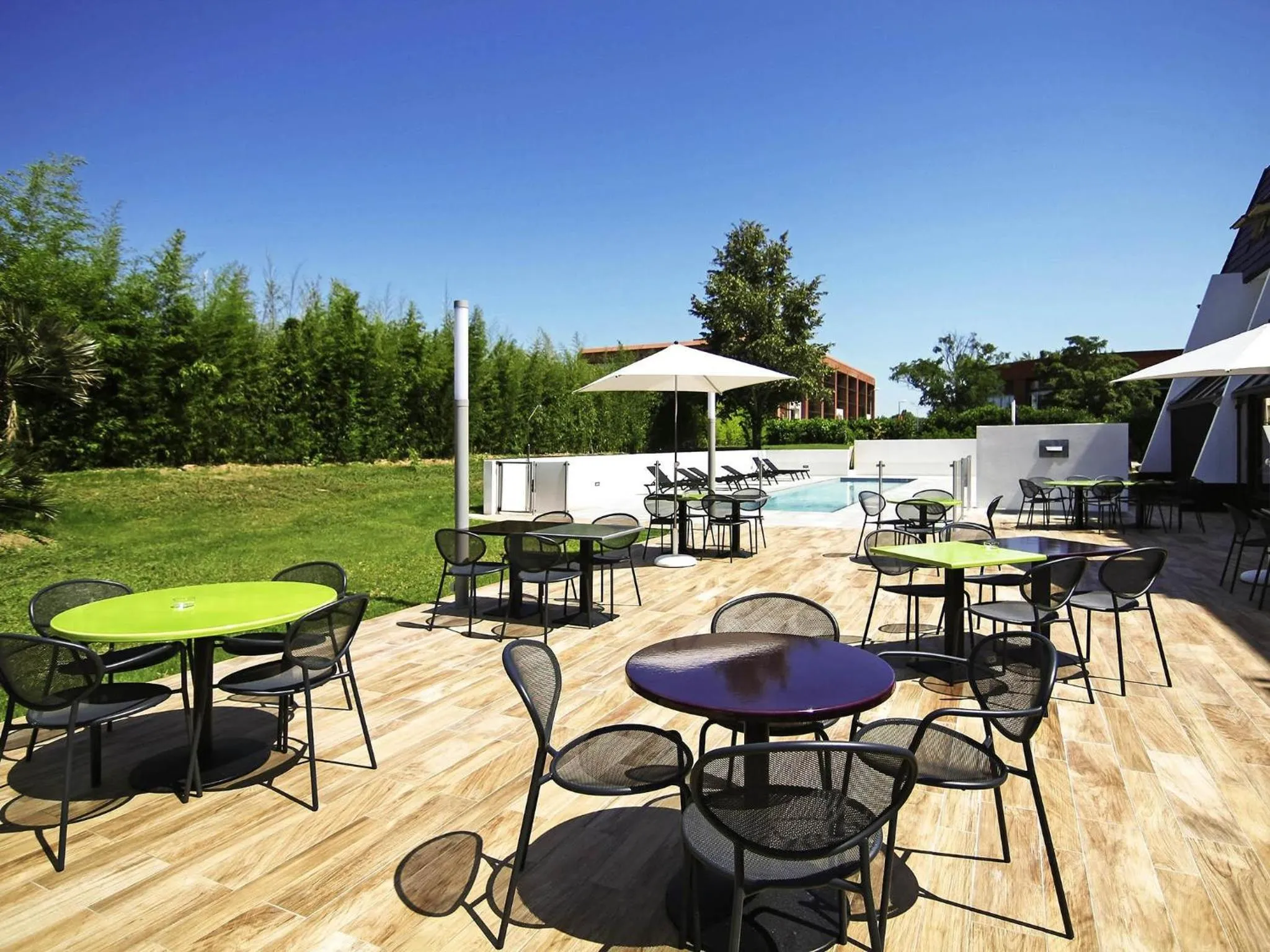 Restaurant/places to eat in Ibis Styles Toulouse Labège