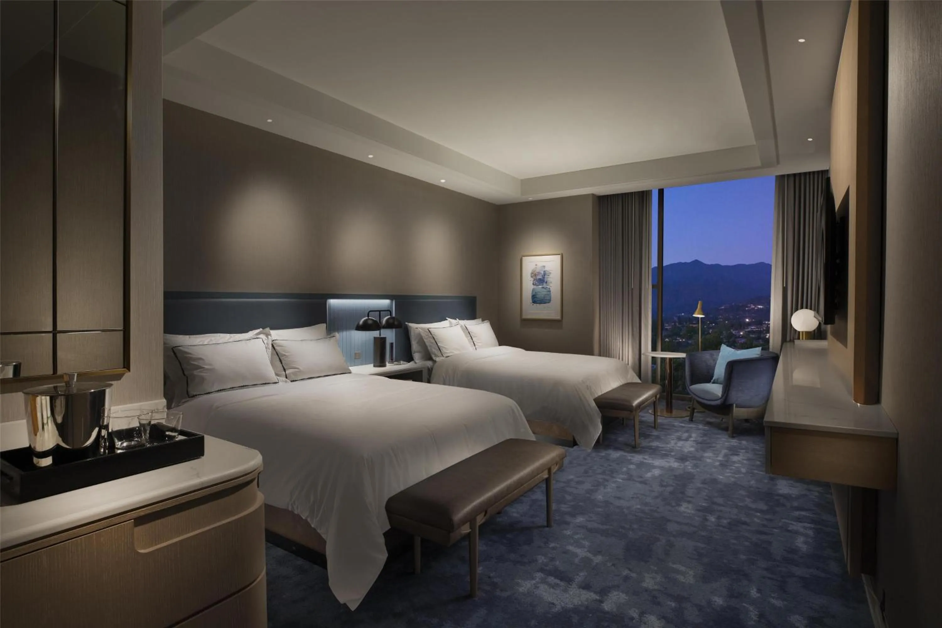 Bed in Hilton Arcadia Los Angeles