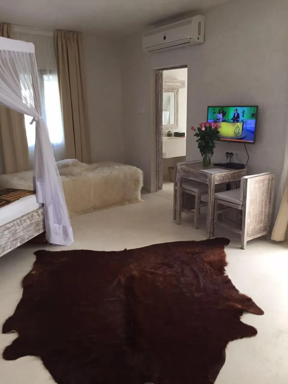 Photo of the whole room, Bed in The Villa Luxury Suites Hotel