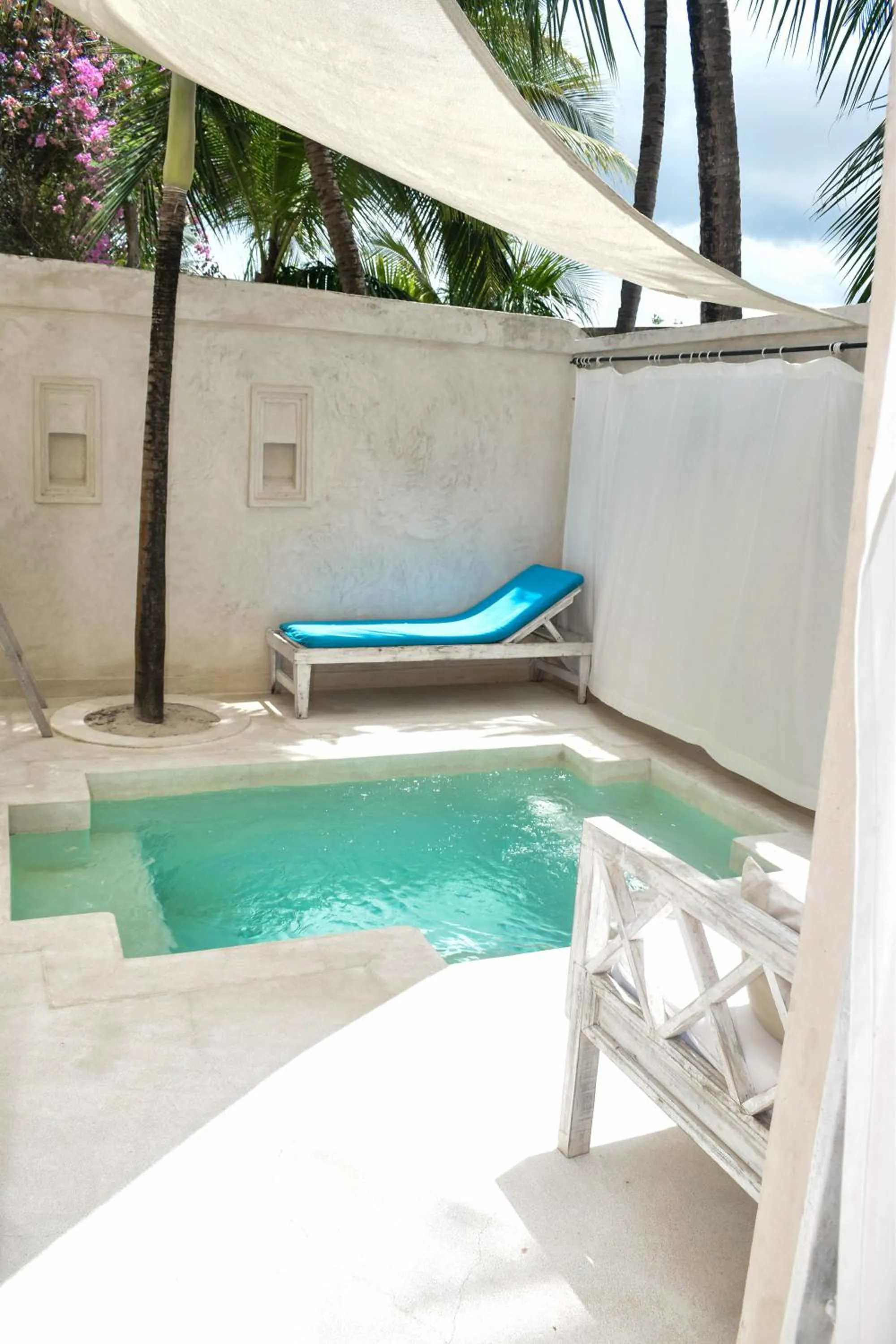 The Villa Luxury Suites Hotel