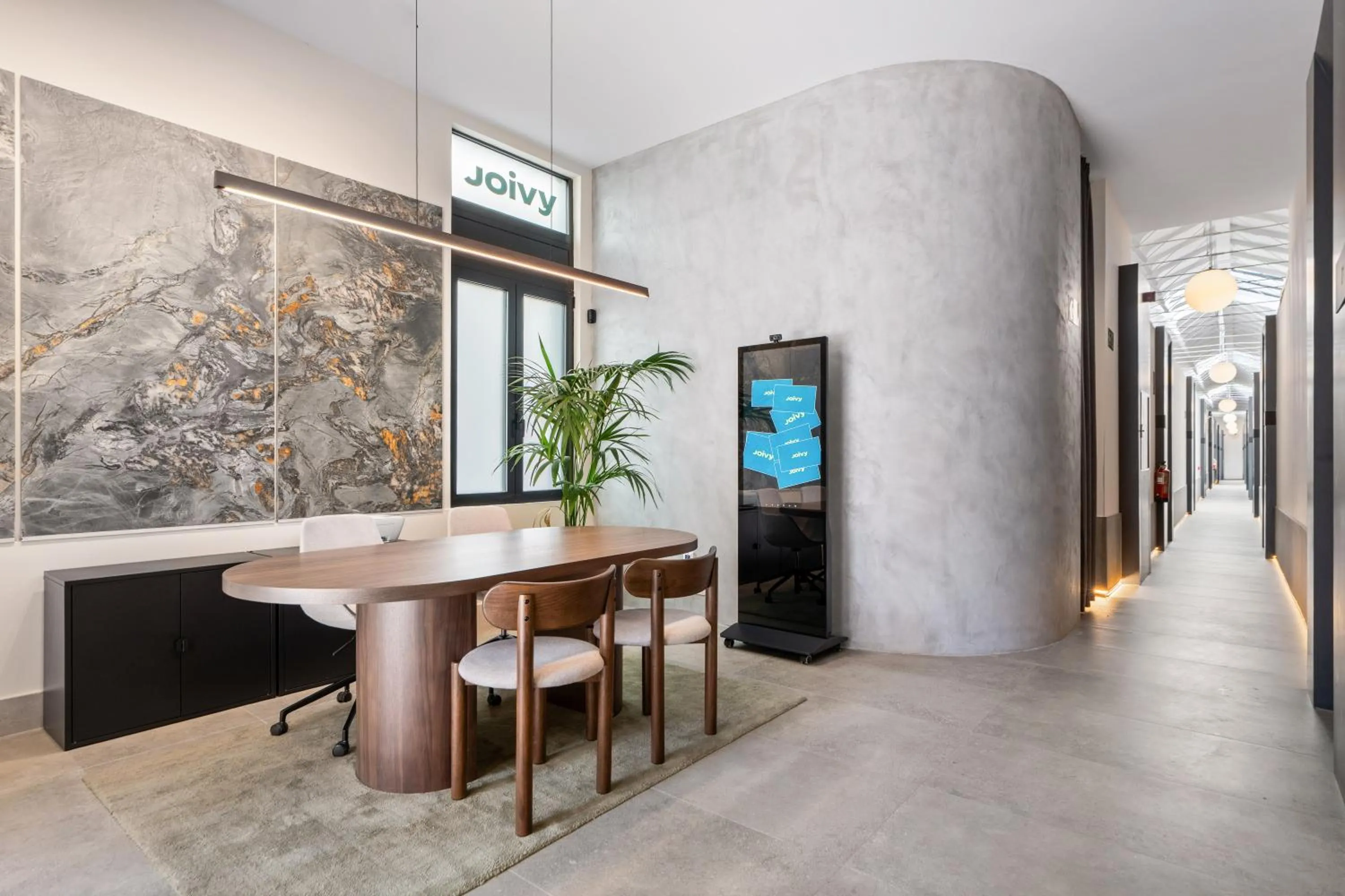 Seating area in Pacifico Suites near Retiro