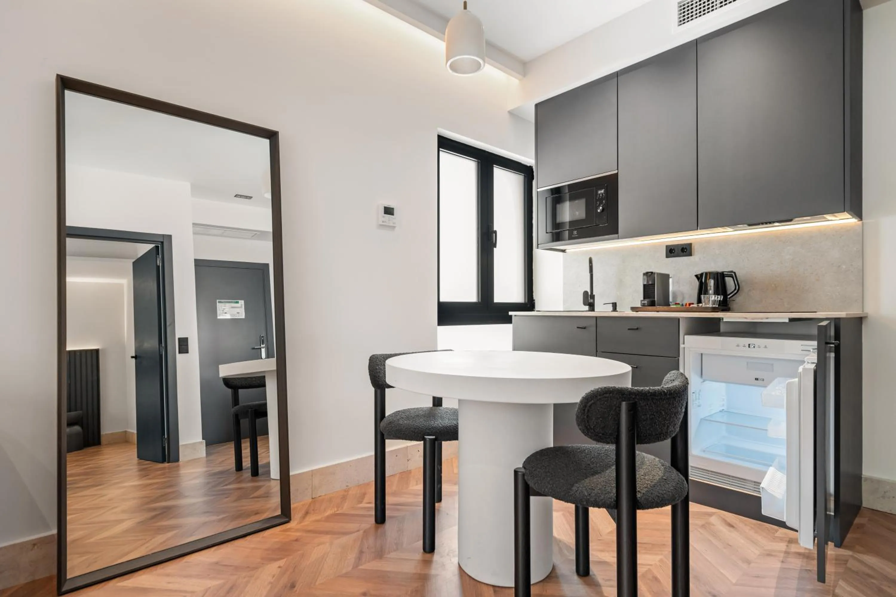 Kitchen or kitchenette in Pacifico Suites near Retiro