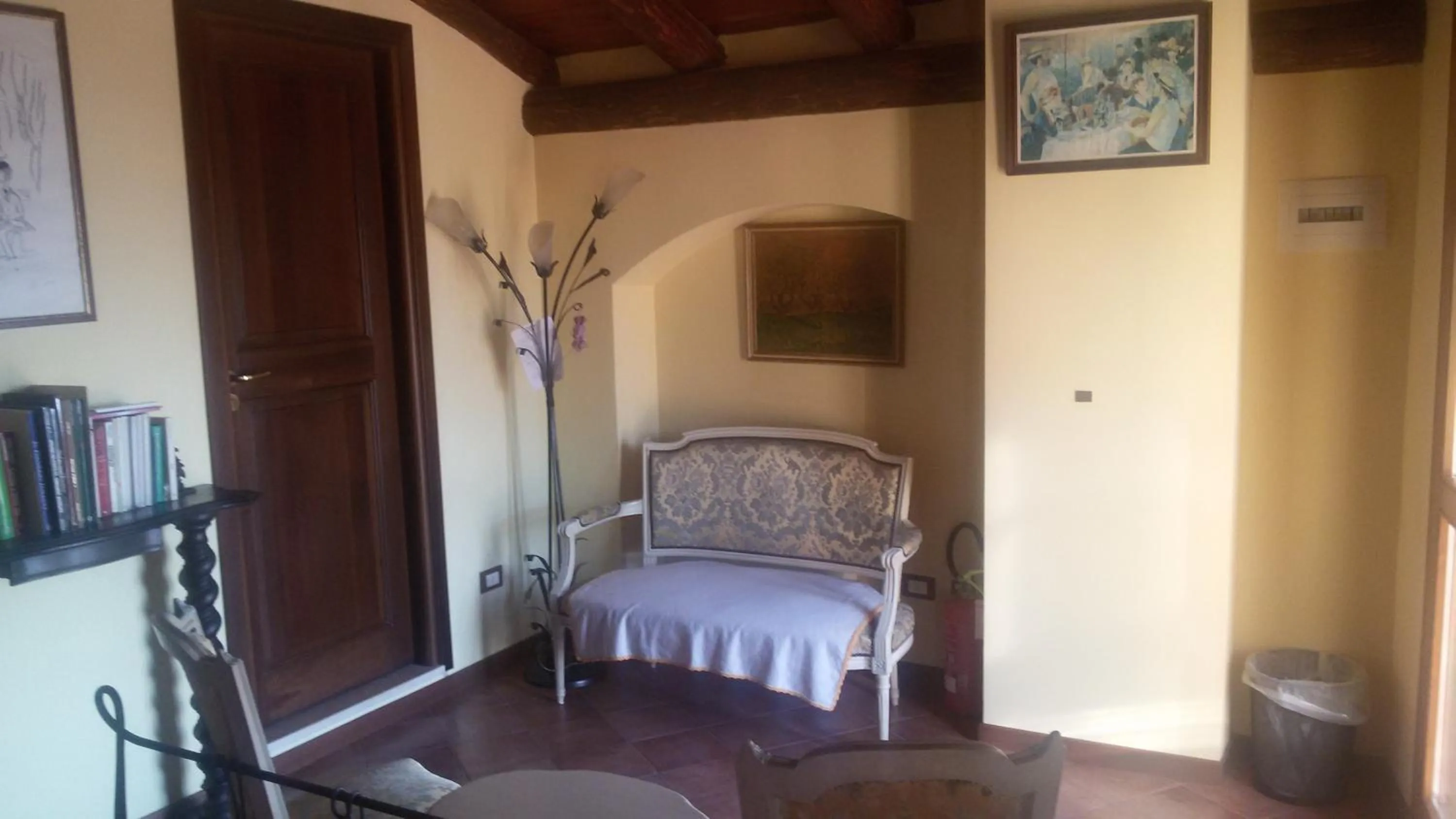 Decorative detail in Locanda Dei Boi