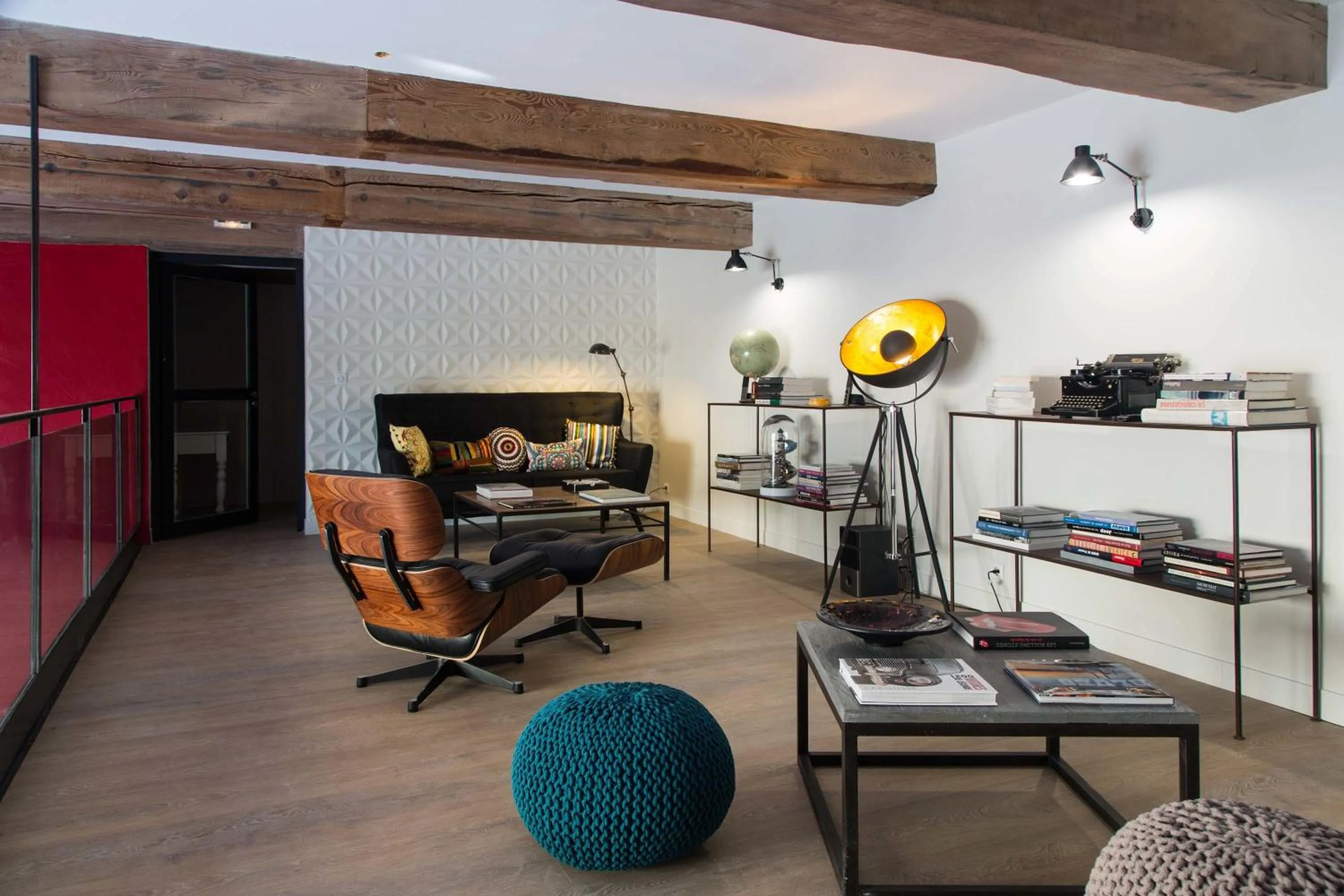 Library in La Cour Des Sens