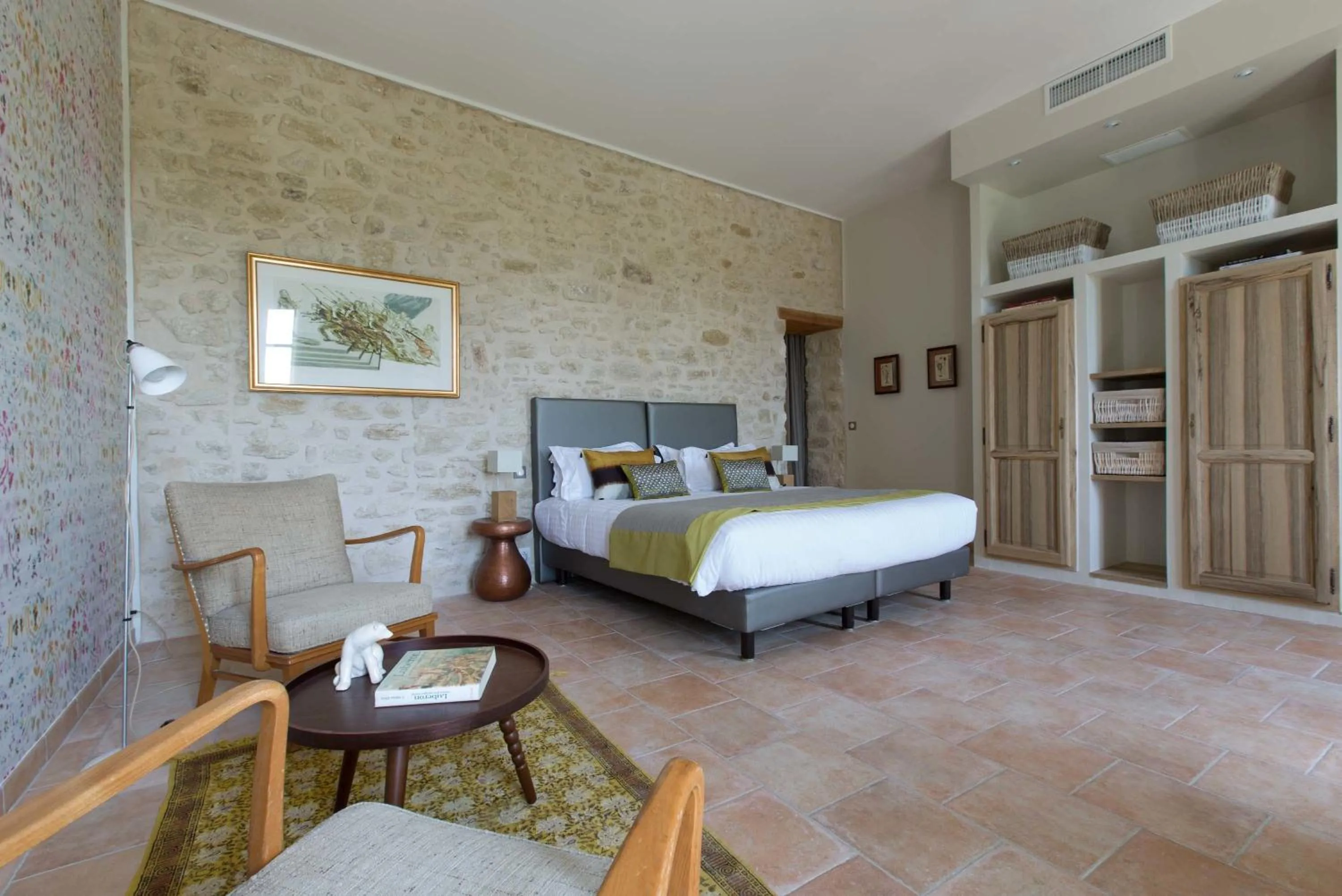 Photo of the whole room, Bed in La Cour Des Sens