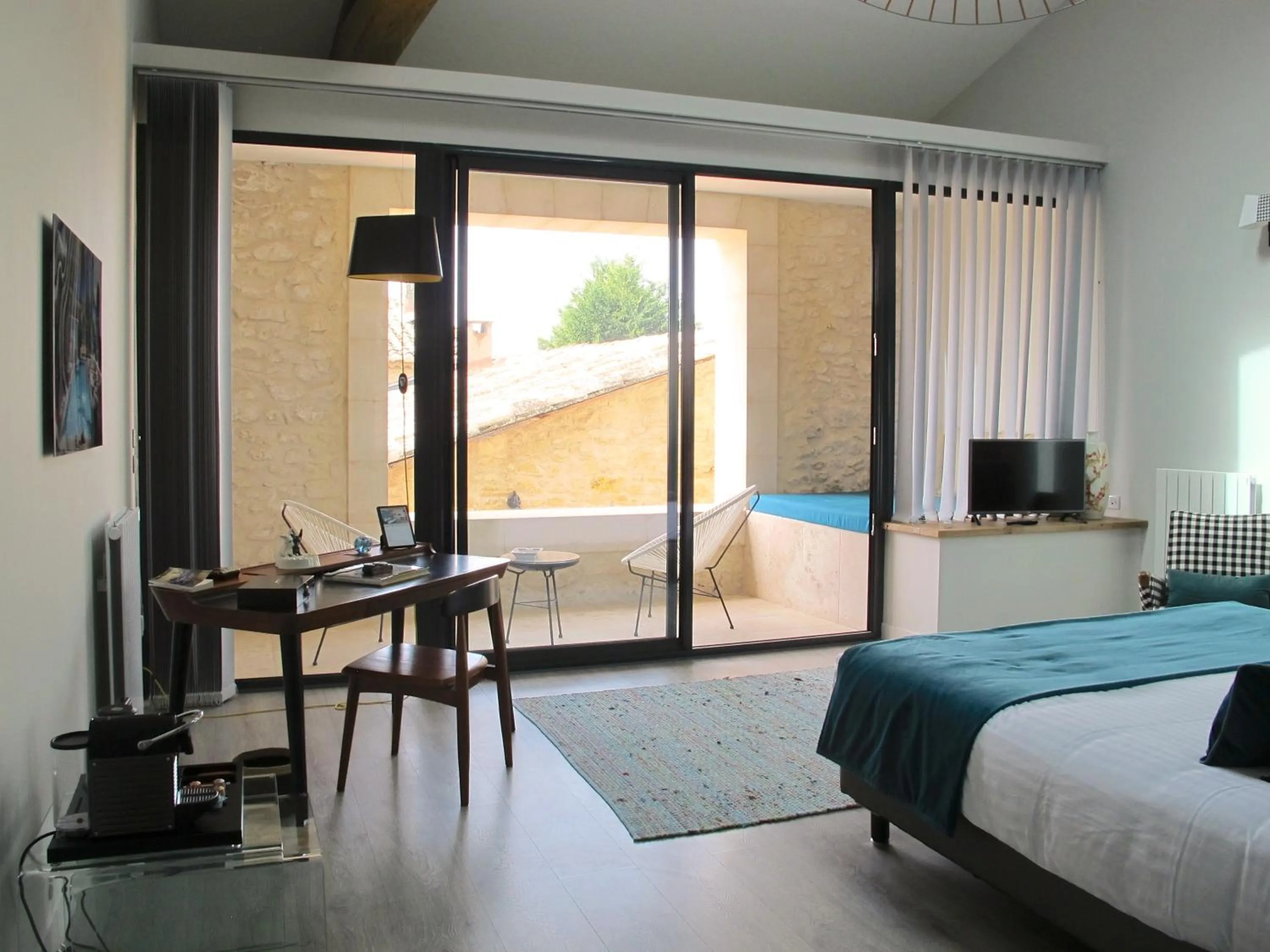 Balcony/Terrace, Bed in La Cour Des Sens