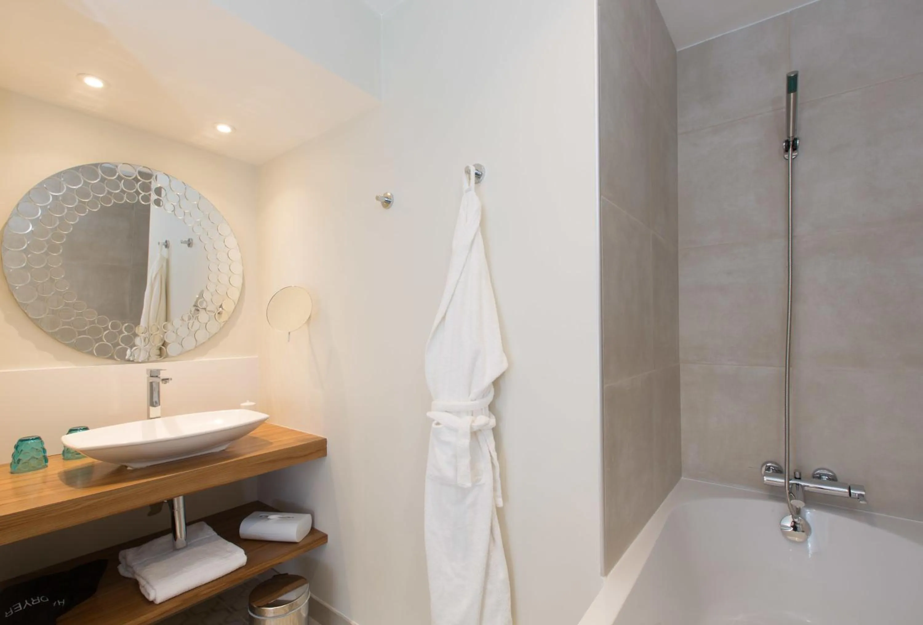 Bathroom in La Cour Des Sens