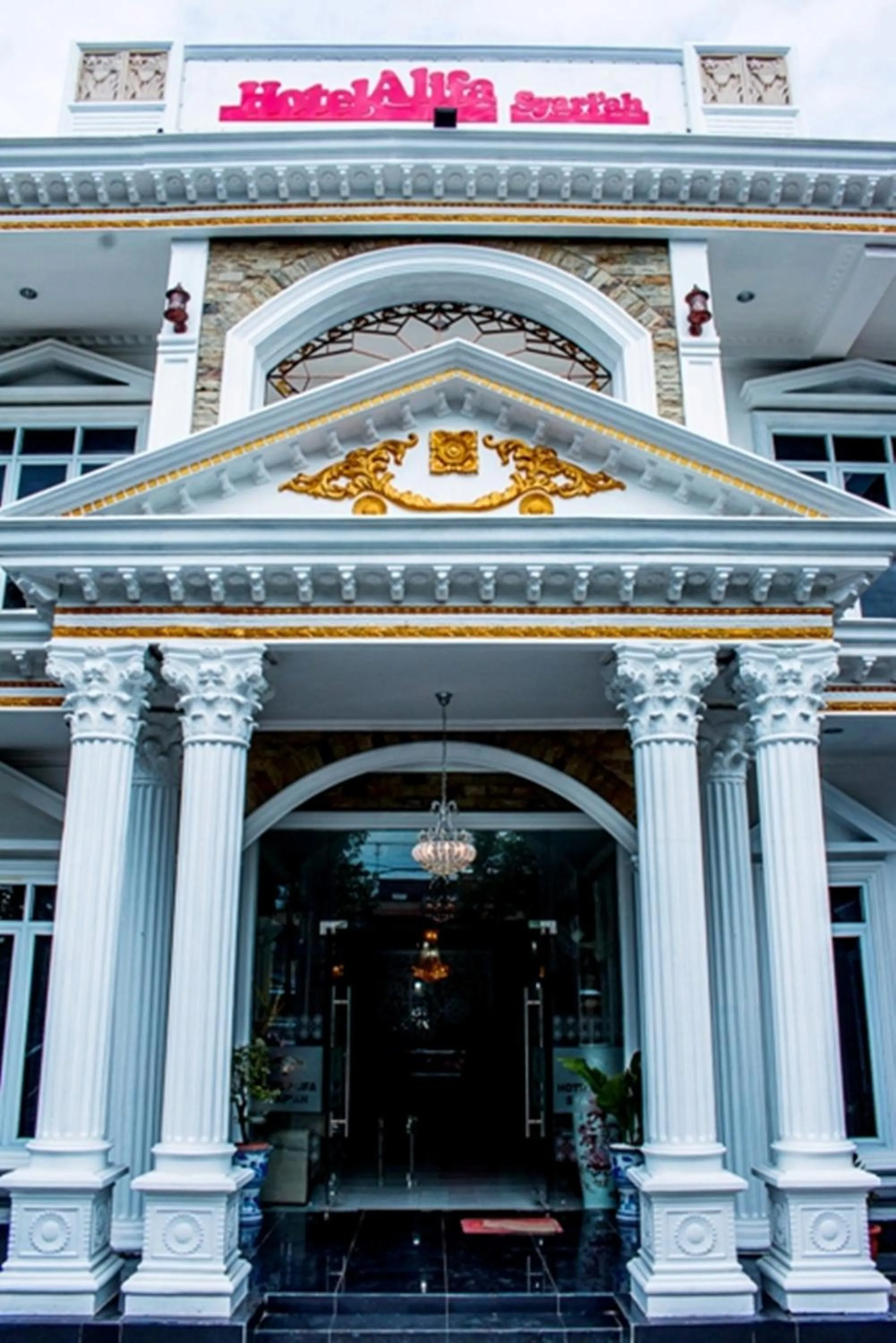 Facade/entrance in Hotel Alifa Syariah