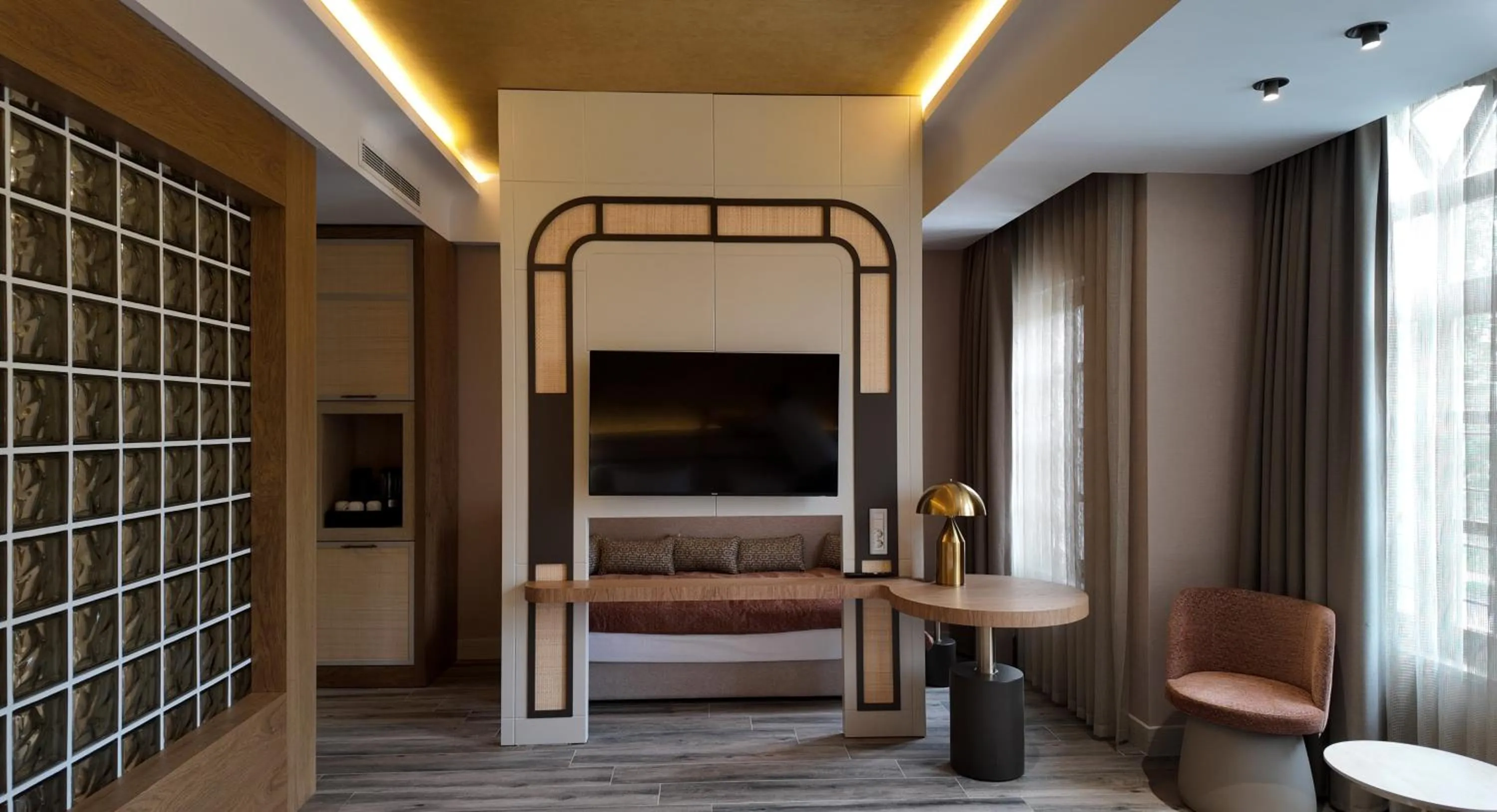 TV and multimedia in Rempart Hotel