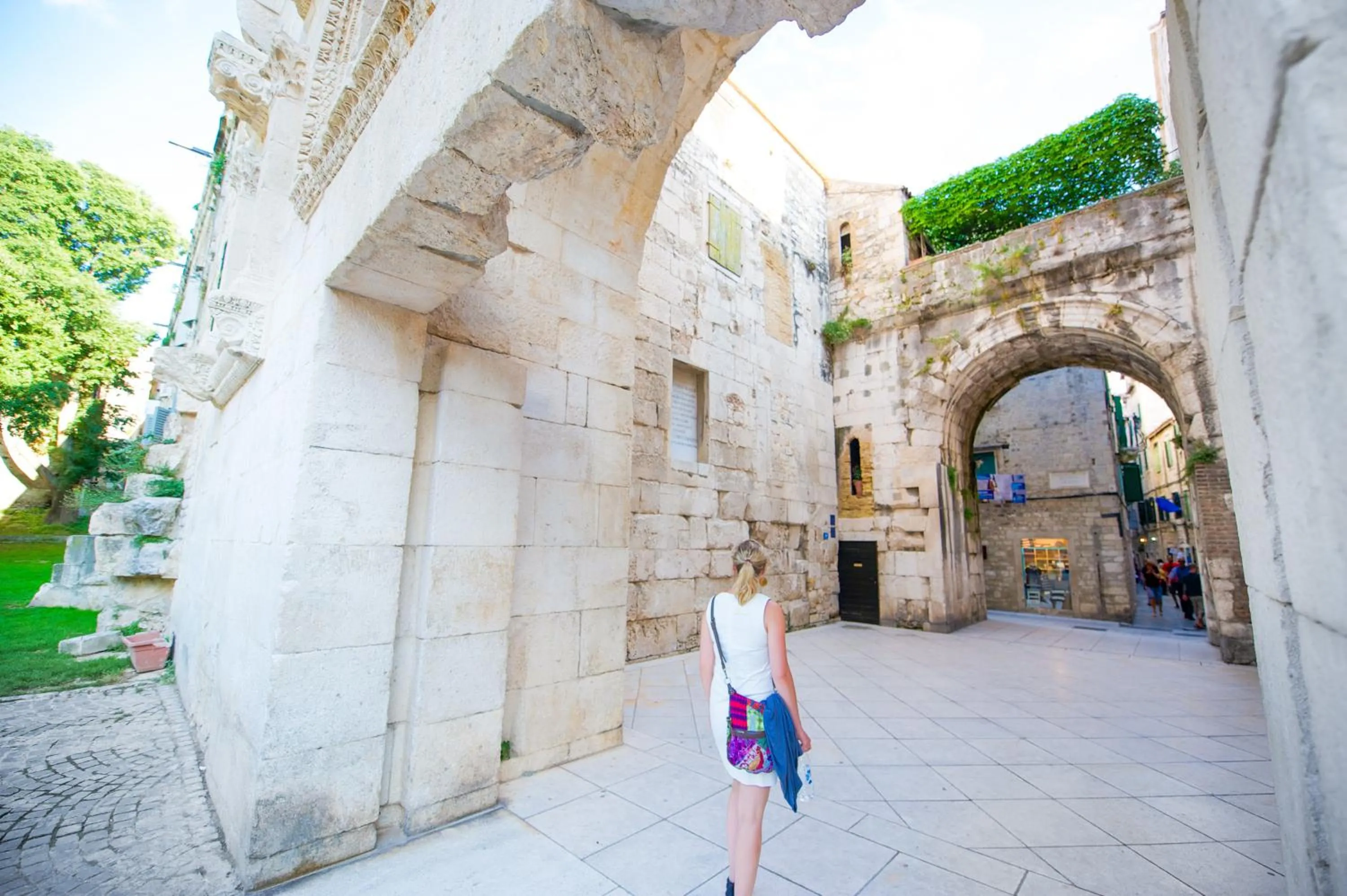 Facade/entrance in Golden Gate Dream Rooms