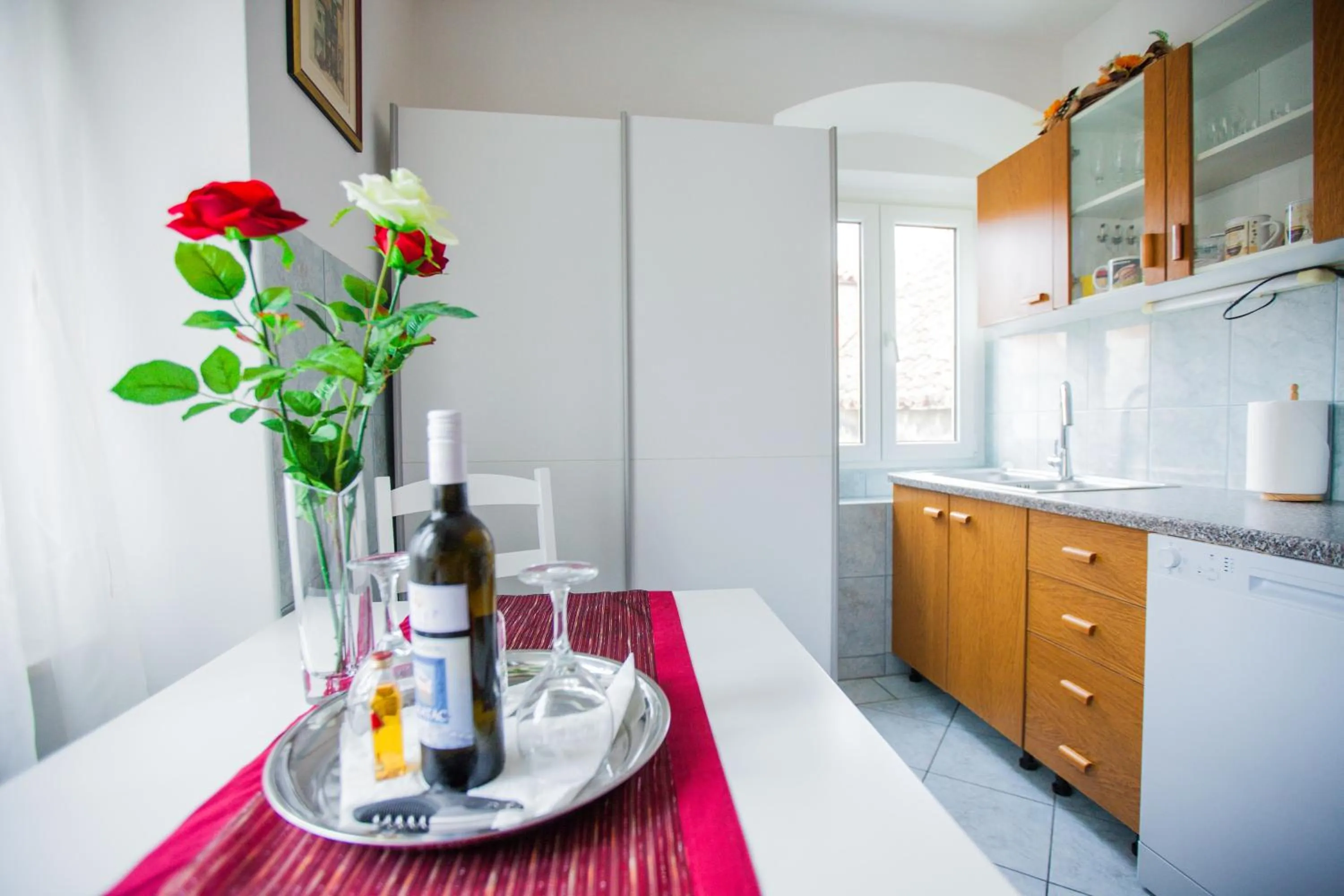 Kitchen or kitchenette in Golden Gate Dream Rooms