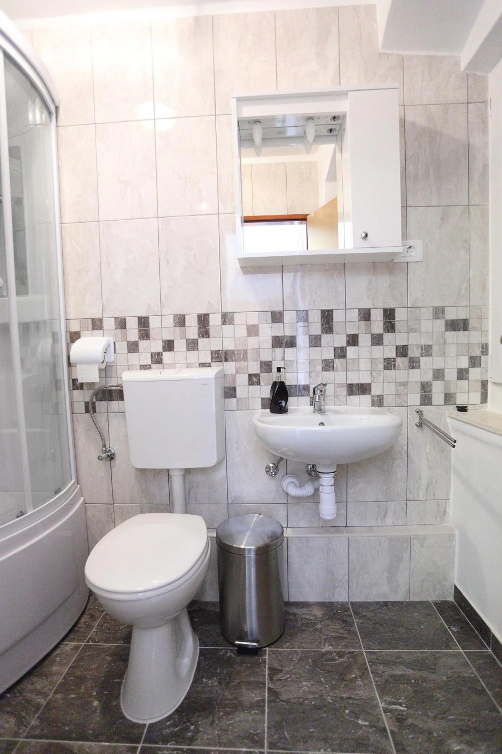 Shower in Golden Gate Dream Rooms