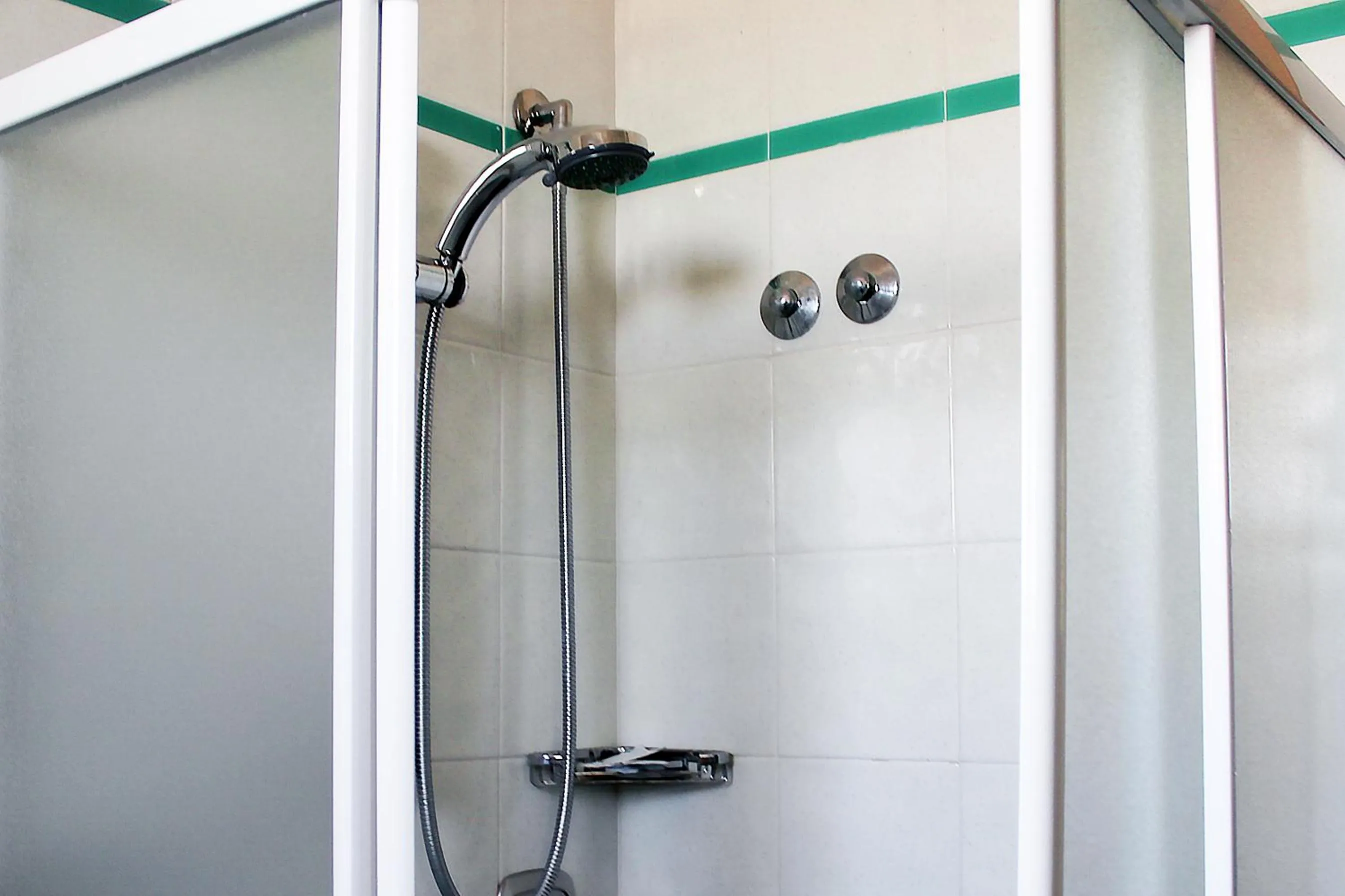 Shower in Hotel Europa