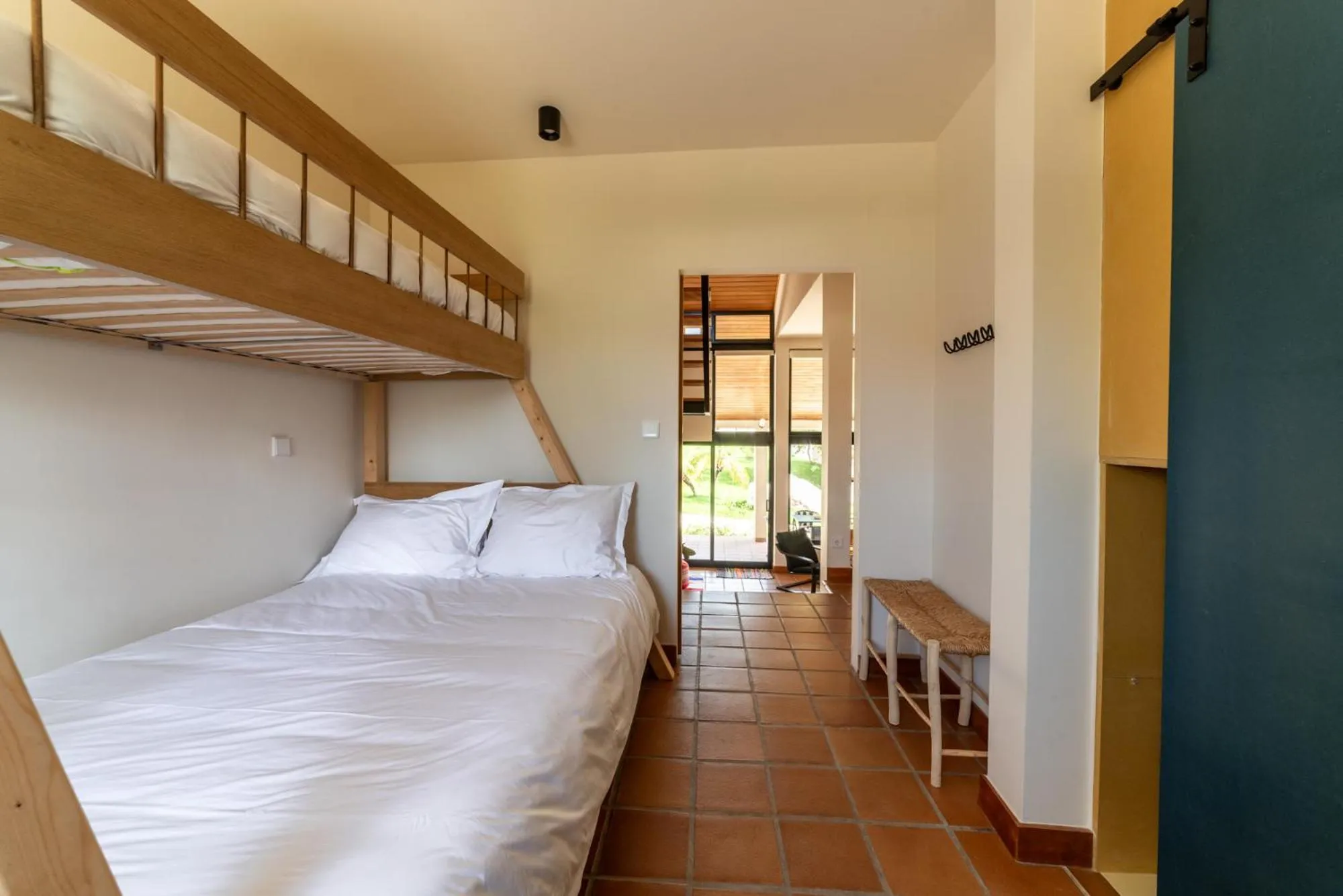 Bedroom, Bed in Calipo