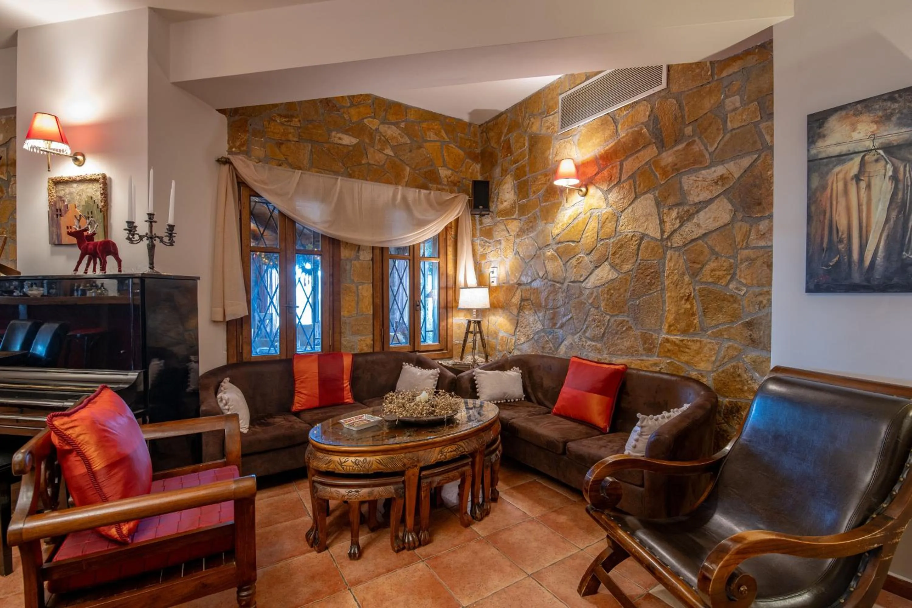 Communal lounge/ TV room in Archontiko Fiamegou Hotel&Spa