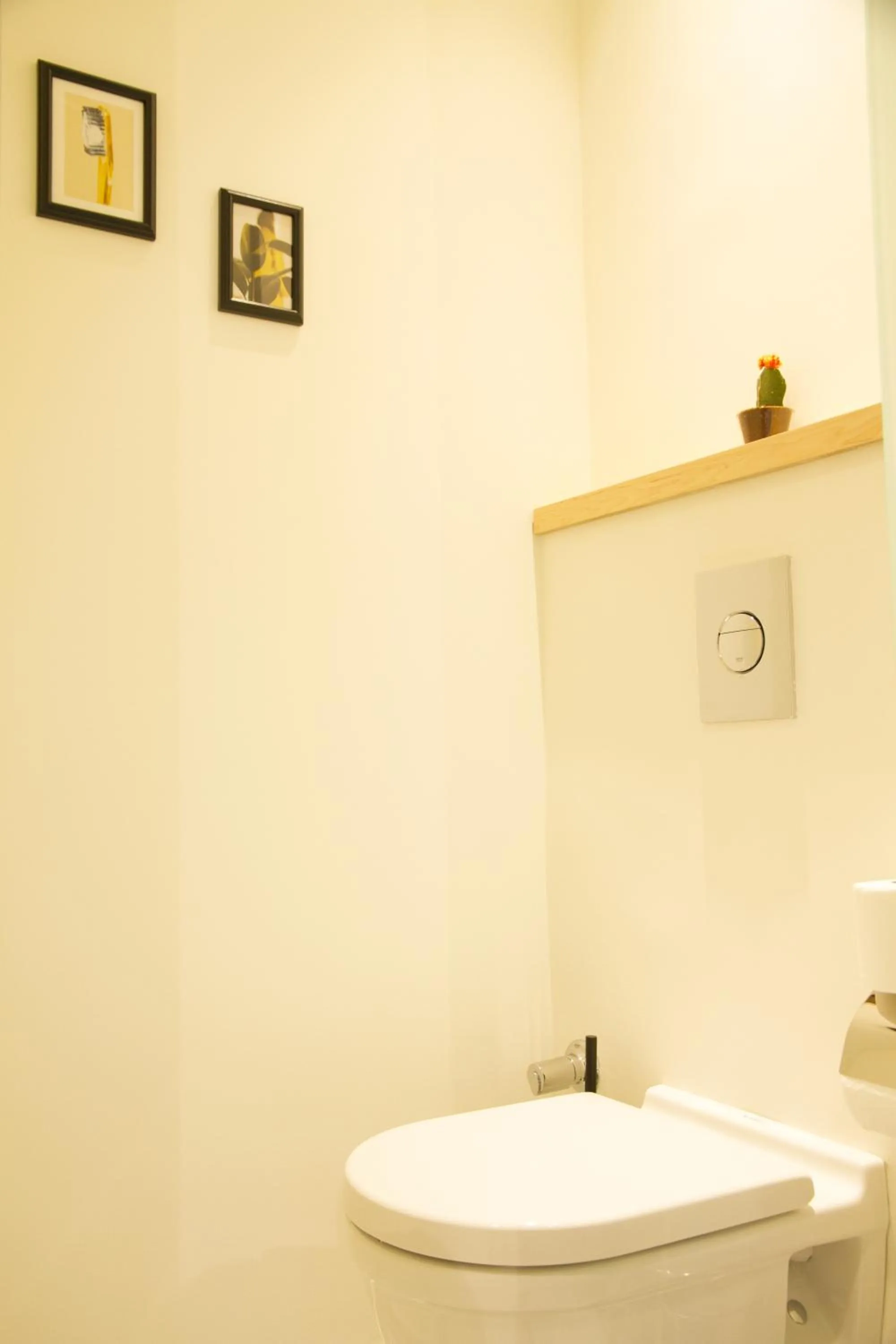 Bathroom in Magnova Studios