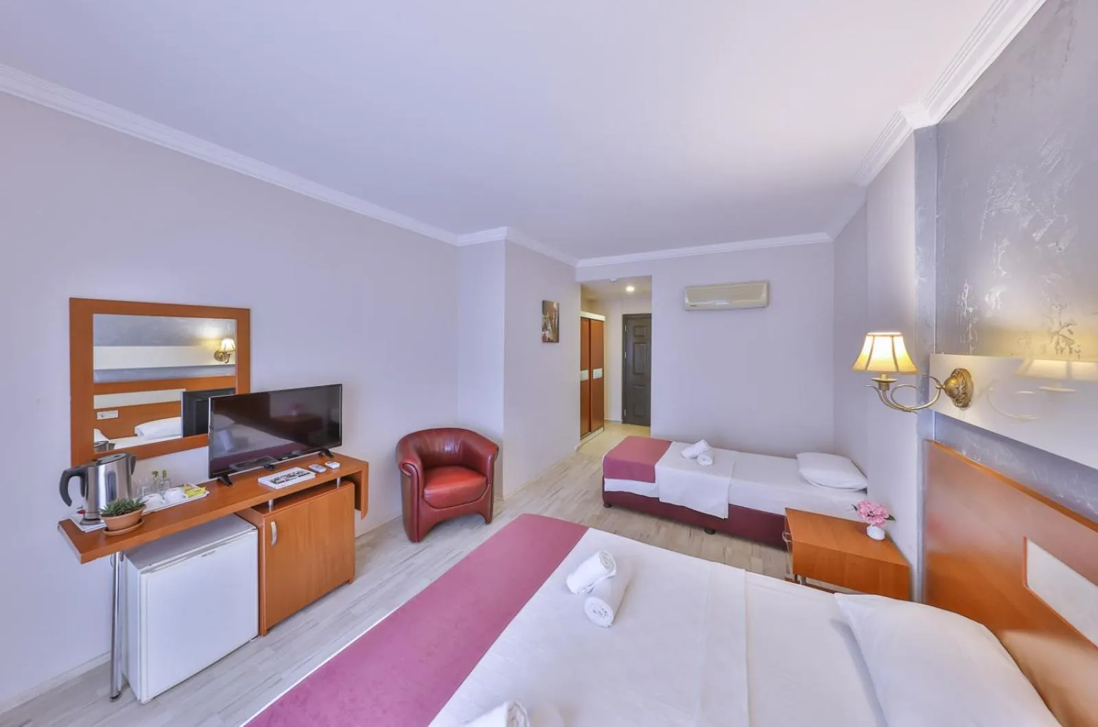 Photo of the whole room in Kas Bilgin Hotel